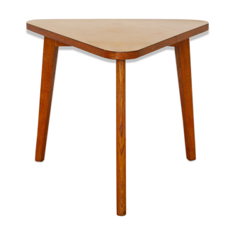 Table basse trinagulaire tripode
