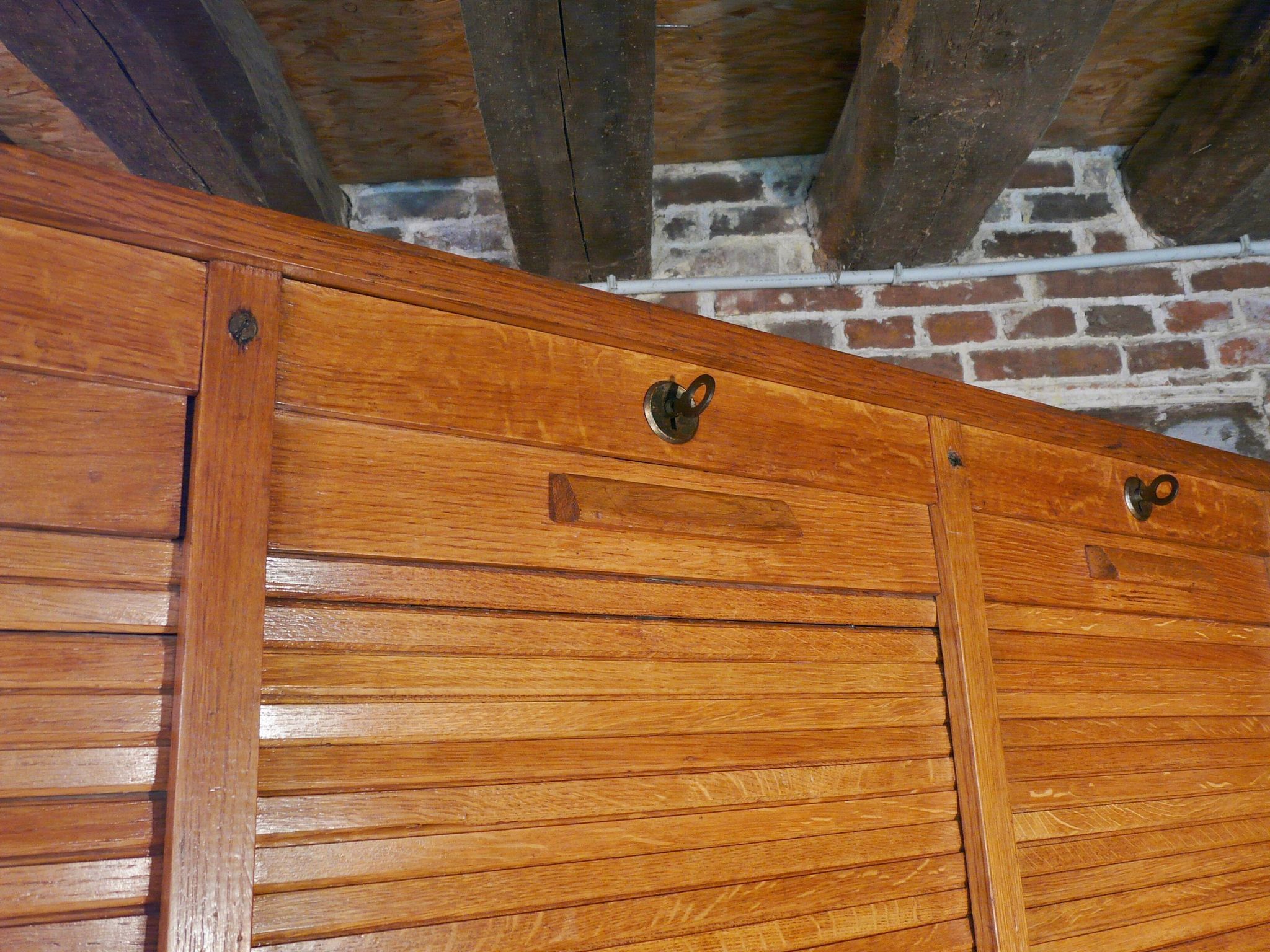 Meuble classeur trois rideaux en chêne années 50
