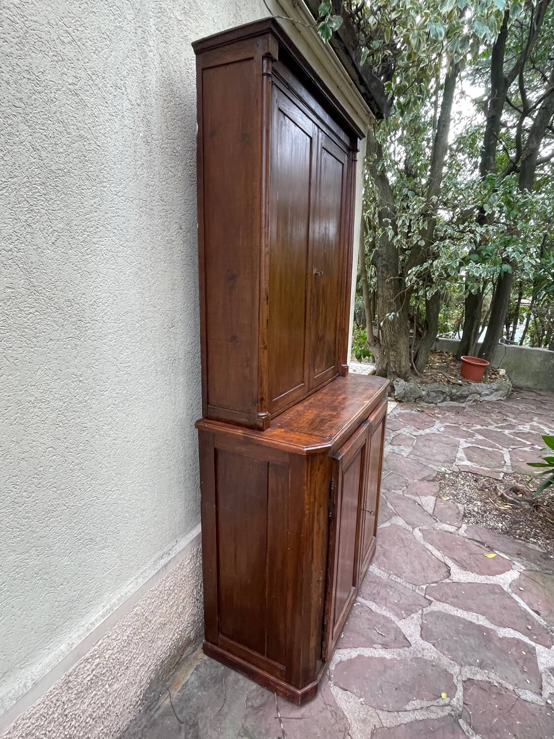 Buffet ferme deux corps ancien