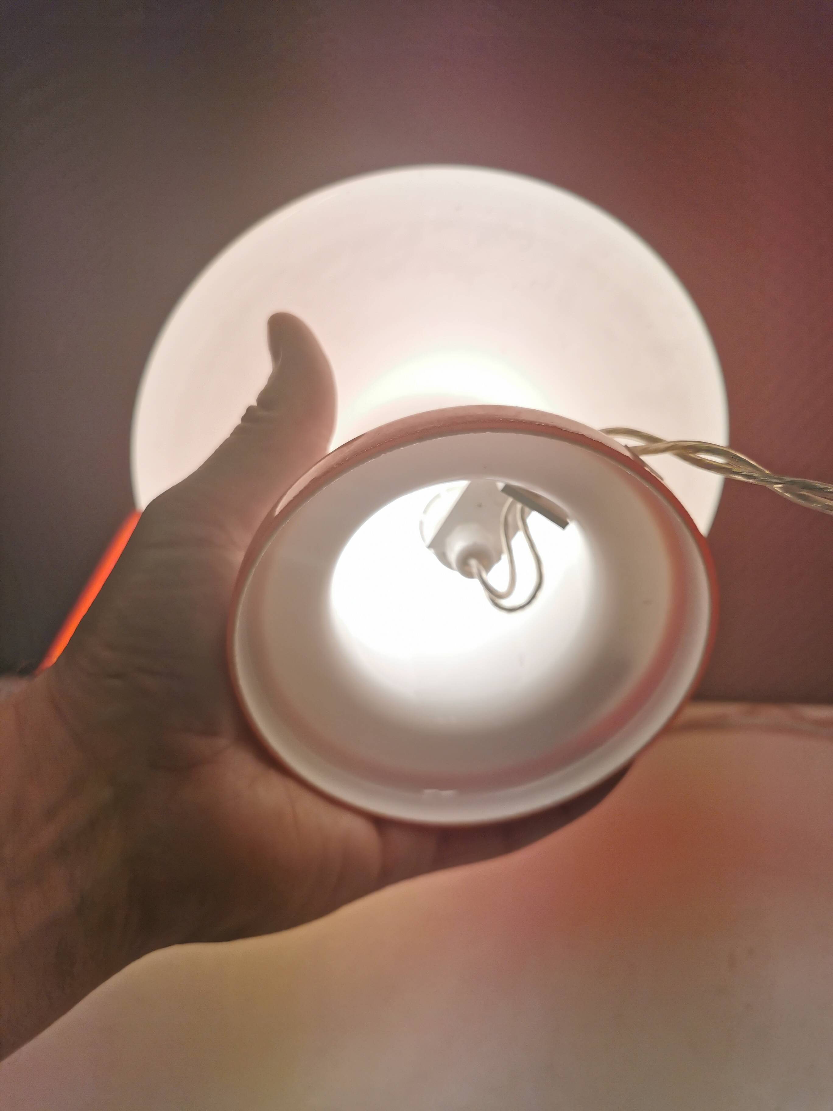 Beautiful Swedish mushroom-shaped table lamps in red and white glass. Estimated 1970s.