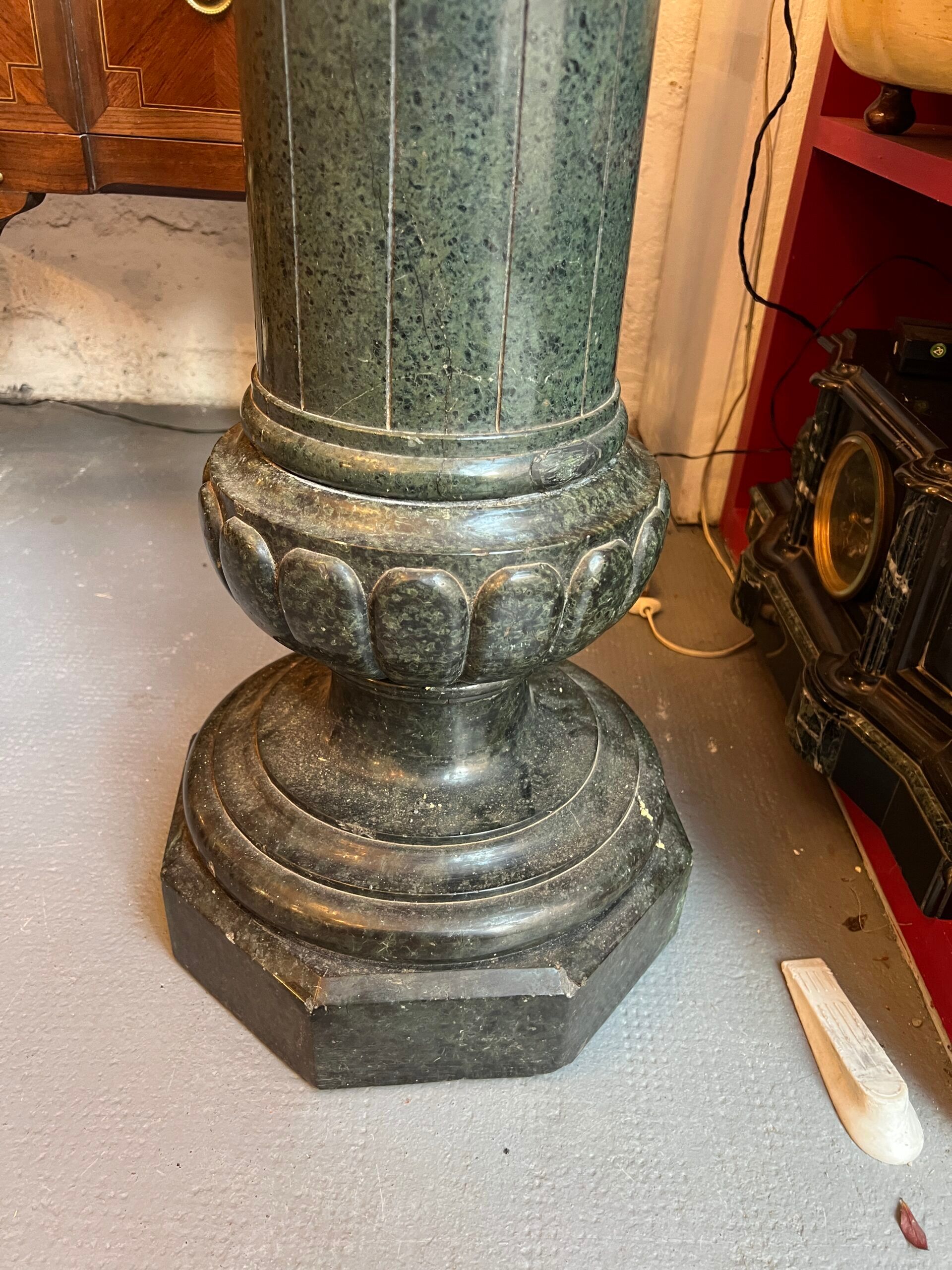 Very beautiful and ancient green marble column, dating from the 19th century