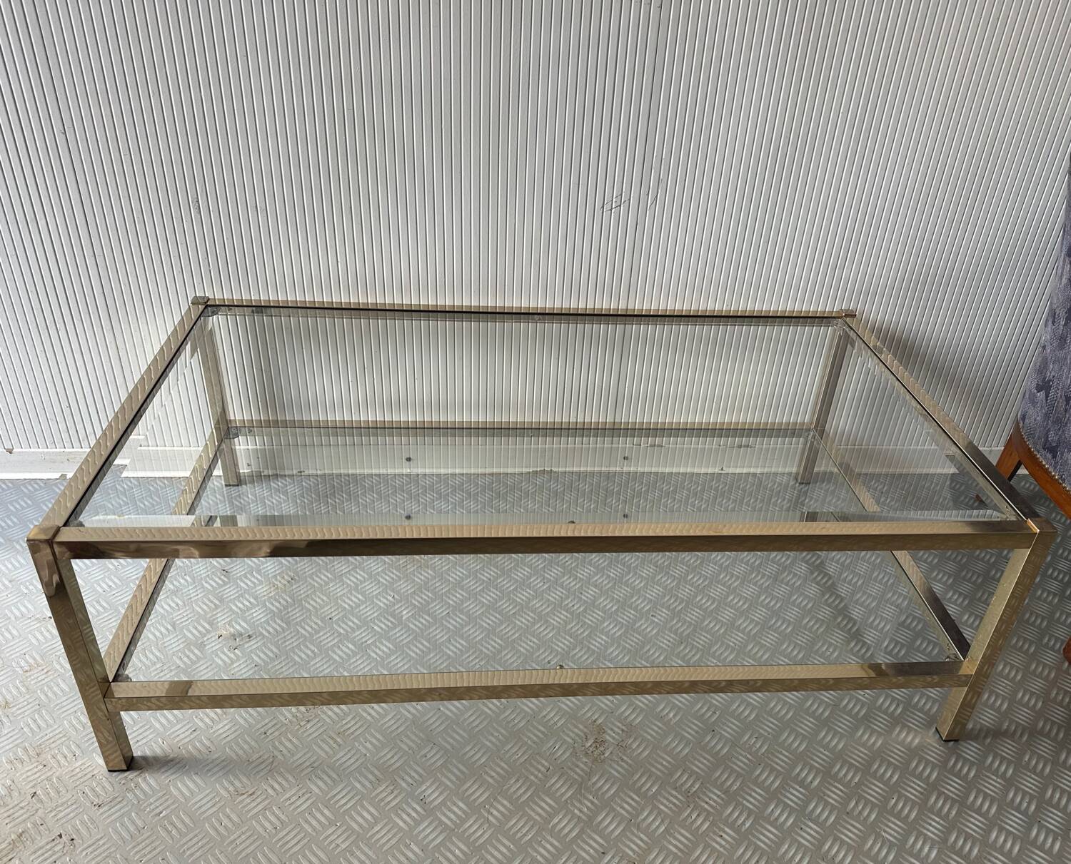 Grande table basse vintage verre et laiton – années 1960-1970