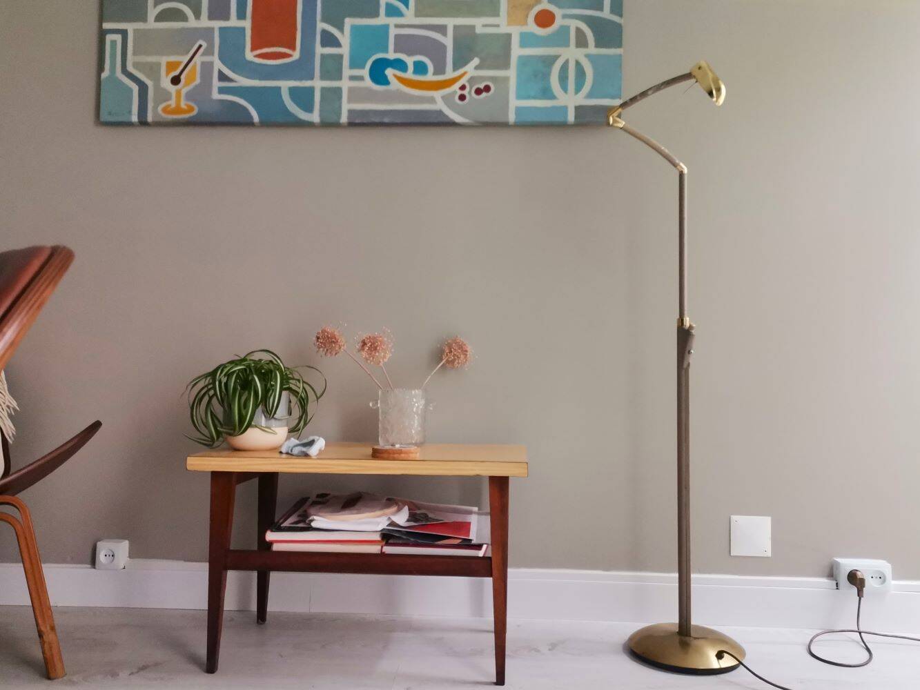 Adjustable swing arm modernist floor lamp