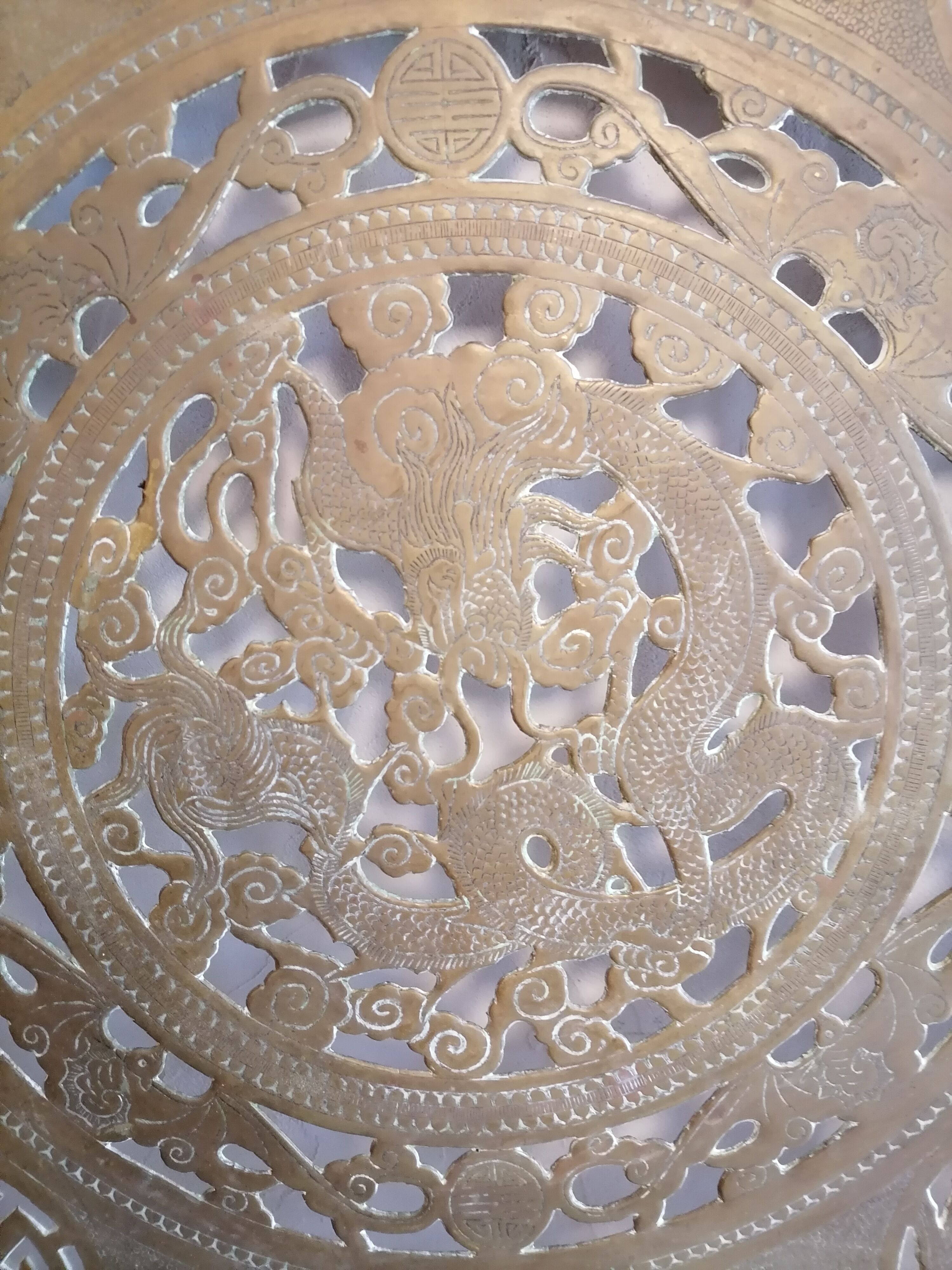Openwork brass top. China 19 century. 12 sides. Asian art.