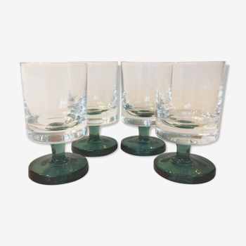 Quatre verres à liqueur à pied 1970