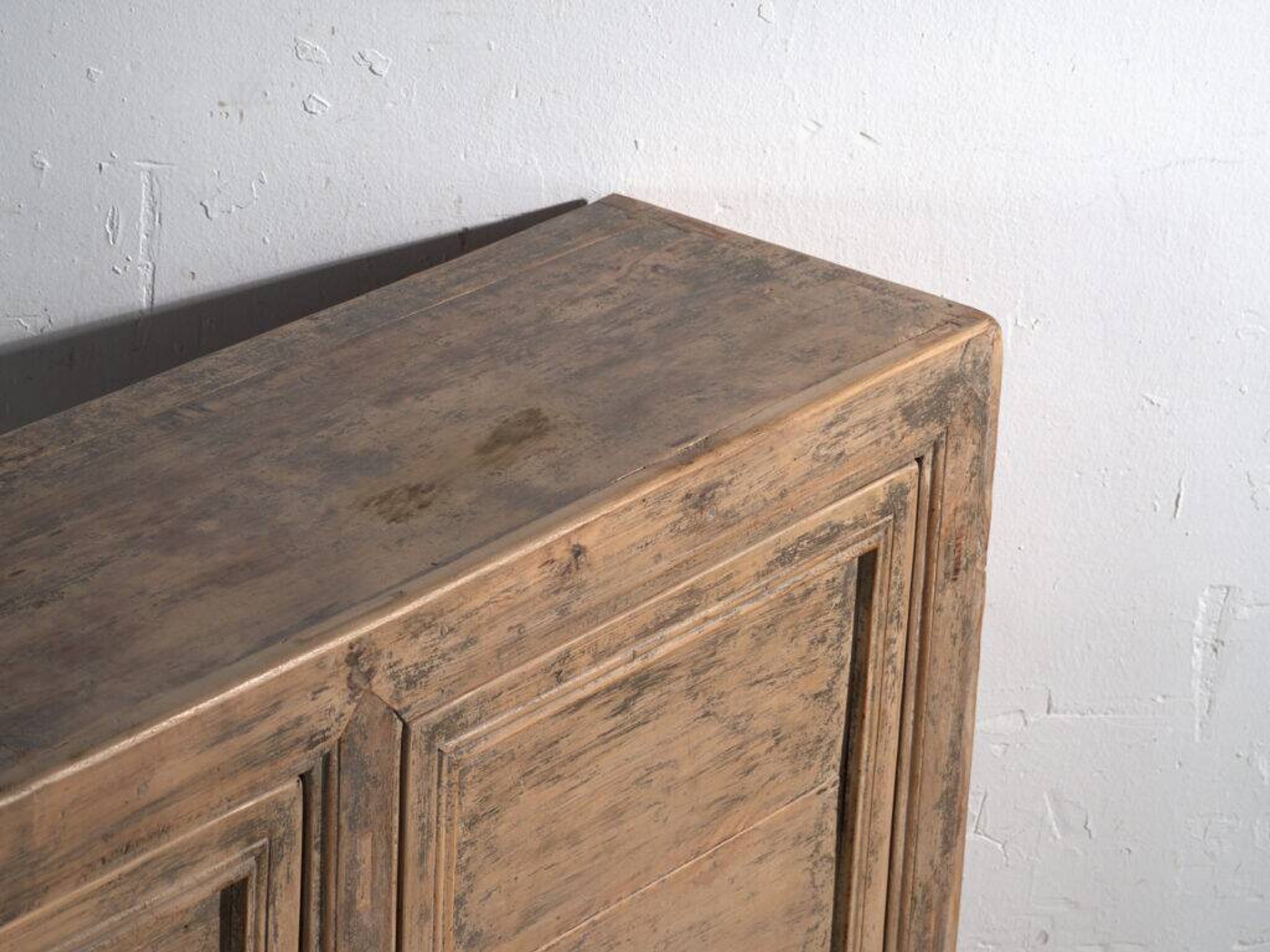 Buffet ancien en bois de pin – Chine, vers 1930