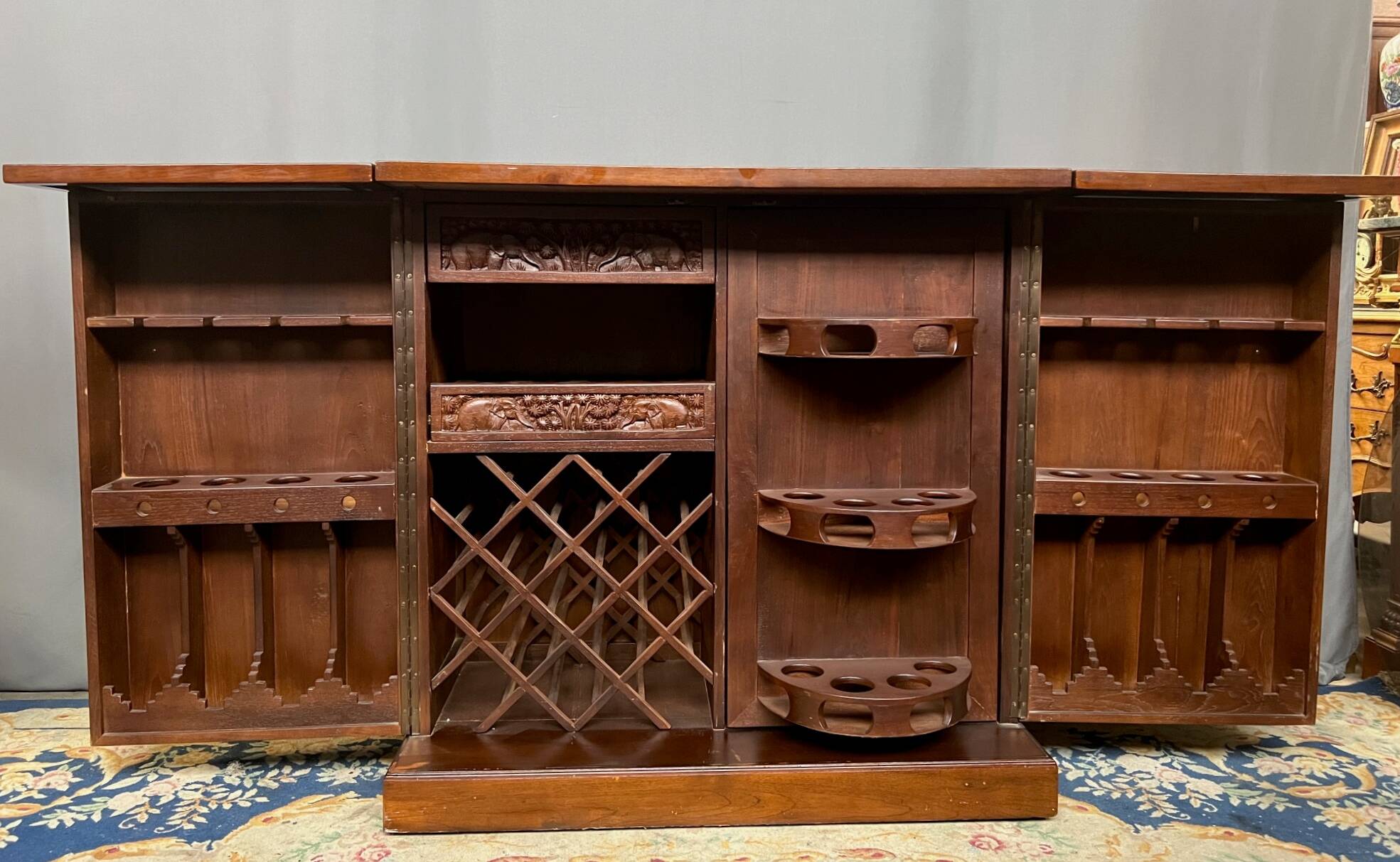 Folding bar. Solid mahogany.