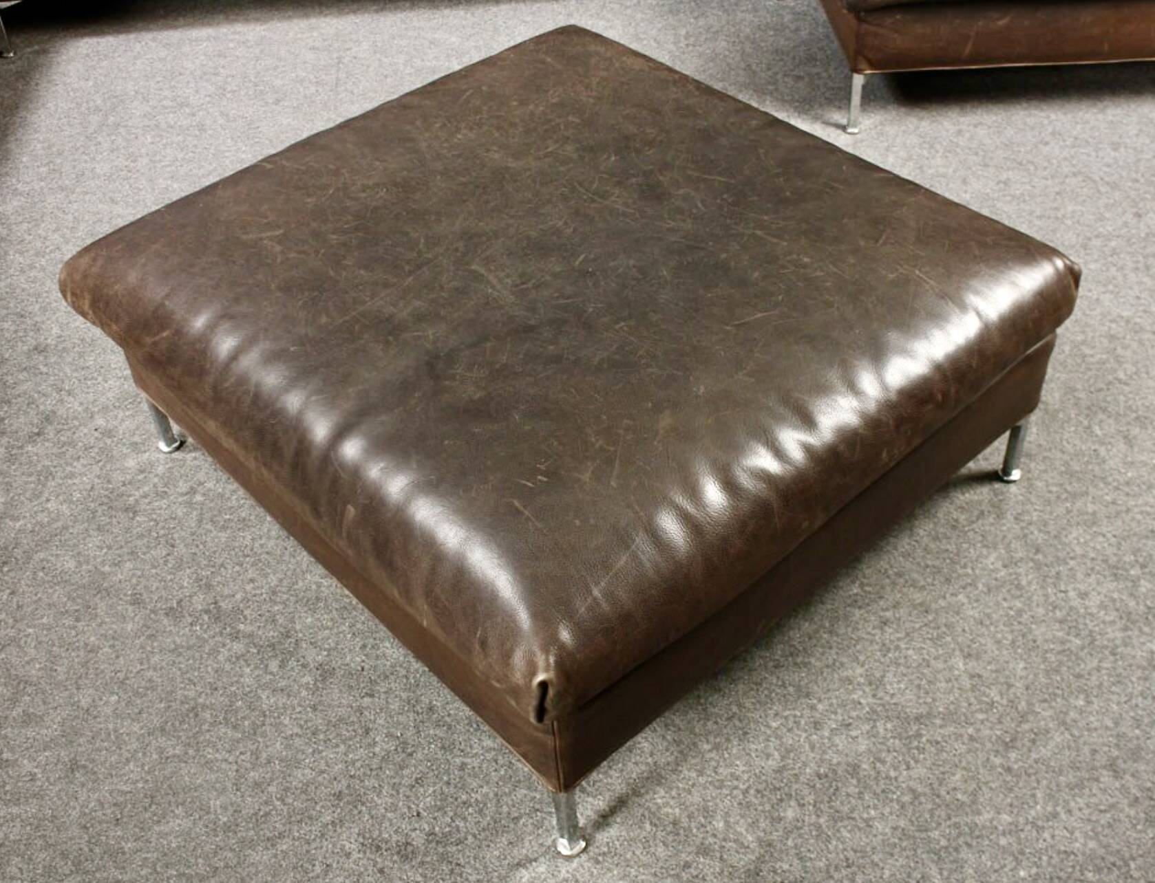 GIGANTESQUE CANAPÉ MODULABLE CUIR 12 PLACES.