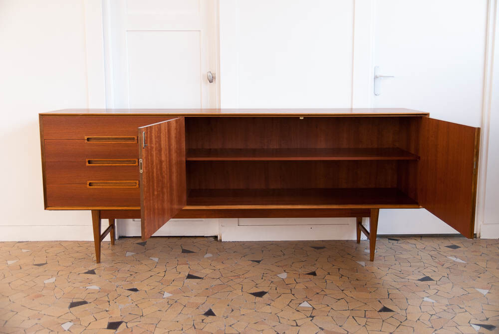 Great uncluttered Scandinavian thread