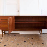 Great uncluttered Scandinavian thread