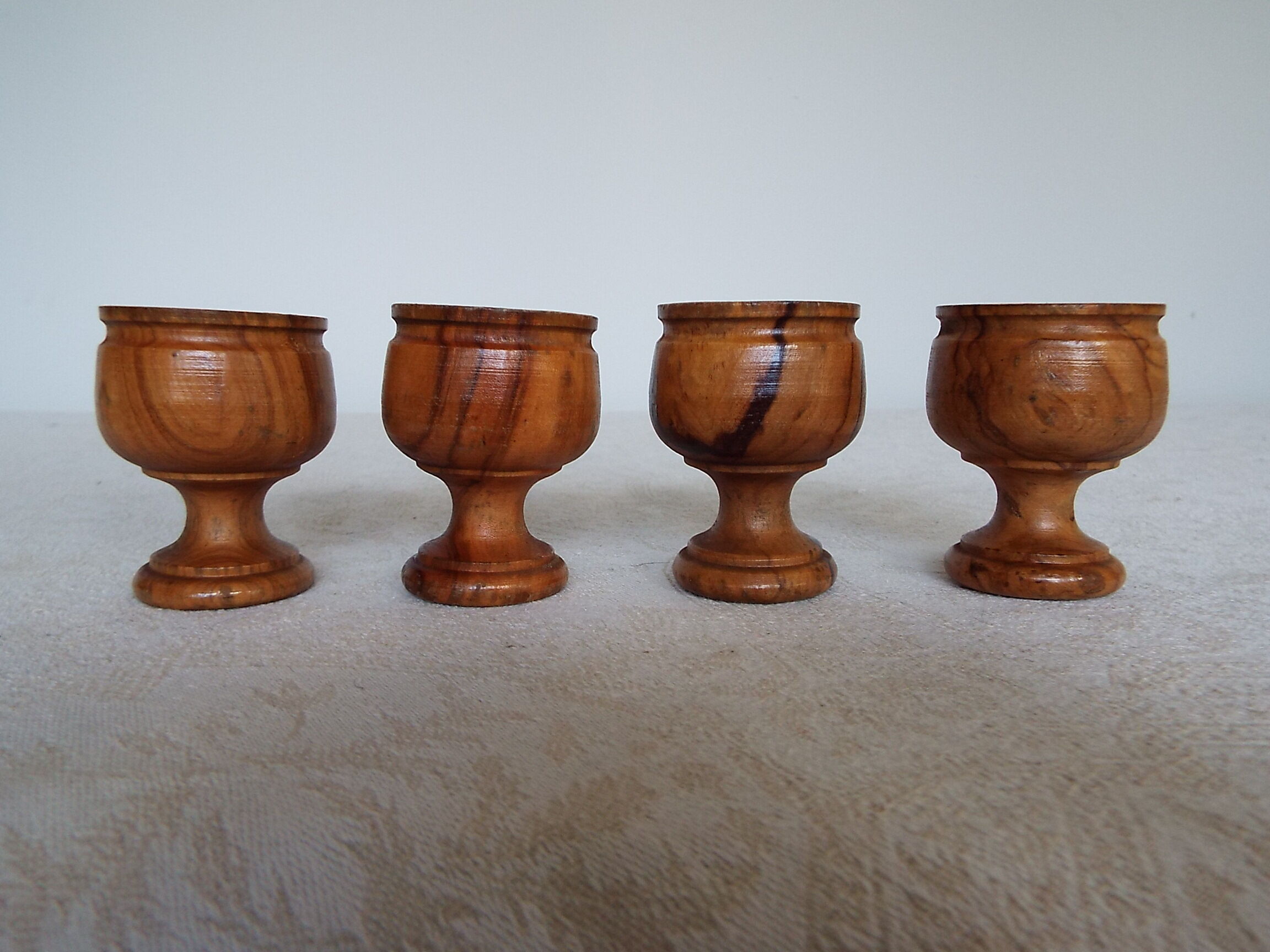 4 wooden cockroaches