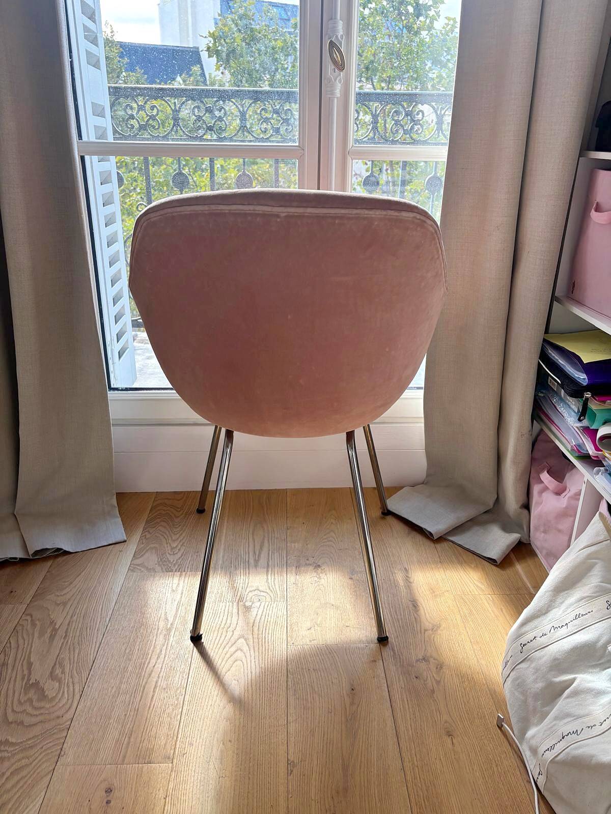 NV Gallery armchair in pink velvet and chrome metal