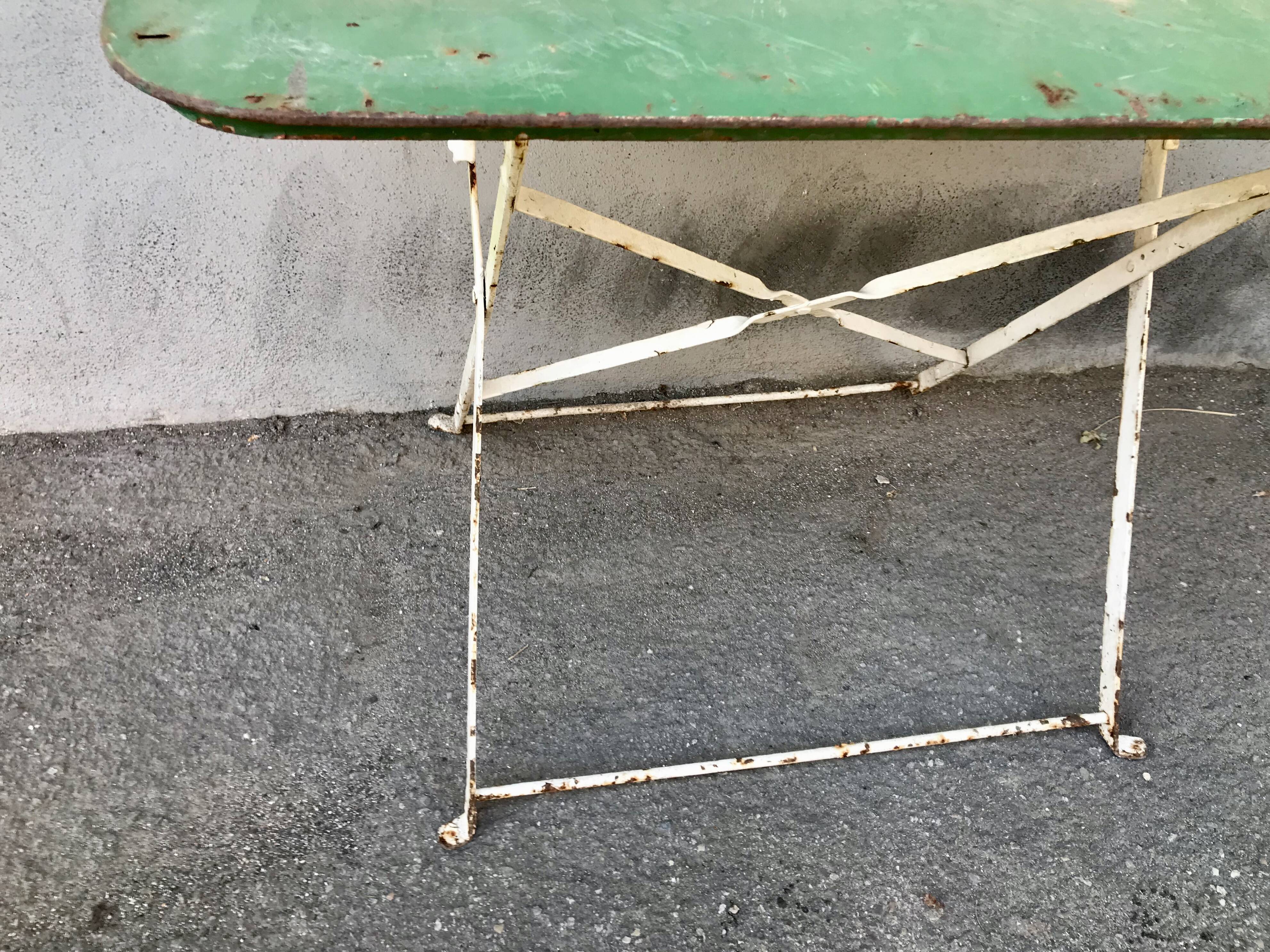 Former garden table folding iron table
