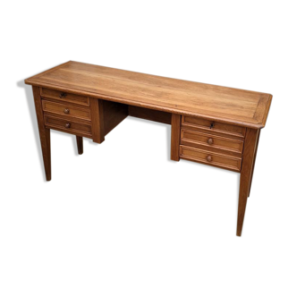Former pharmacist desk