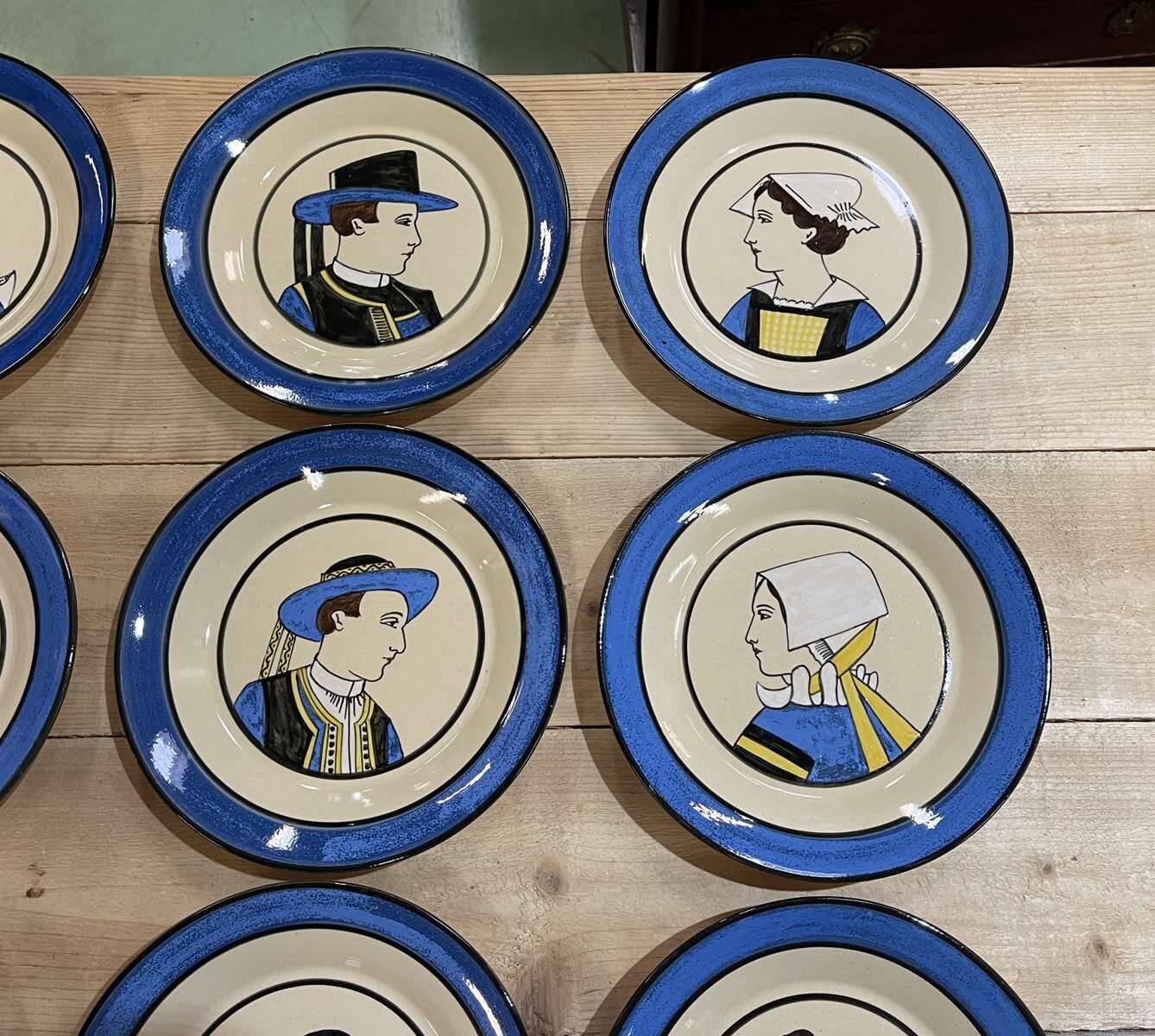 Set of 12 earthenware plates from Quimper from the 1930s - 12 portraits