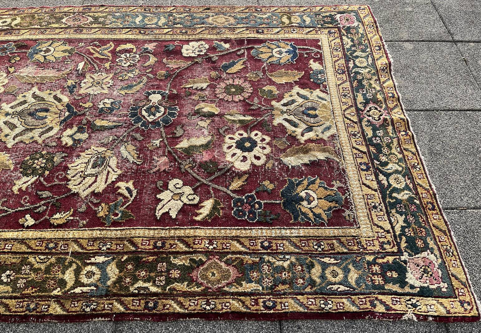 Indo-Persian carpet Agra 19th - 303x138cm