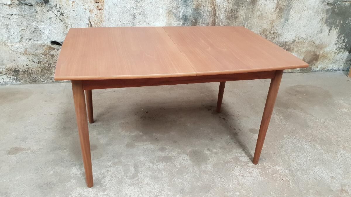 Scandinavian table extansible