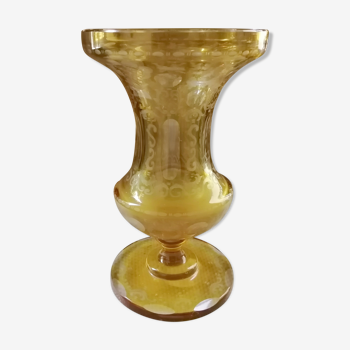 Vase en cristal ambré fin XIXème