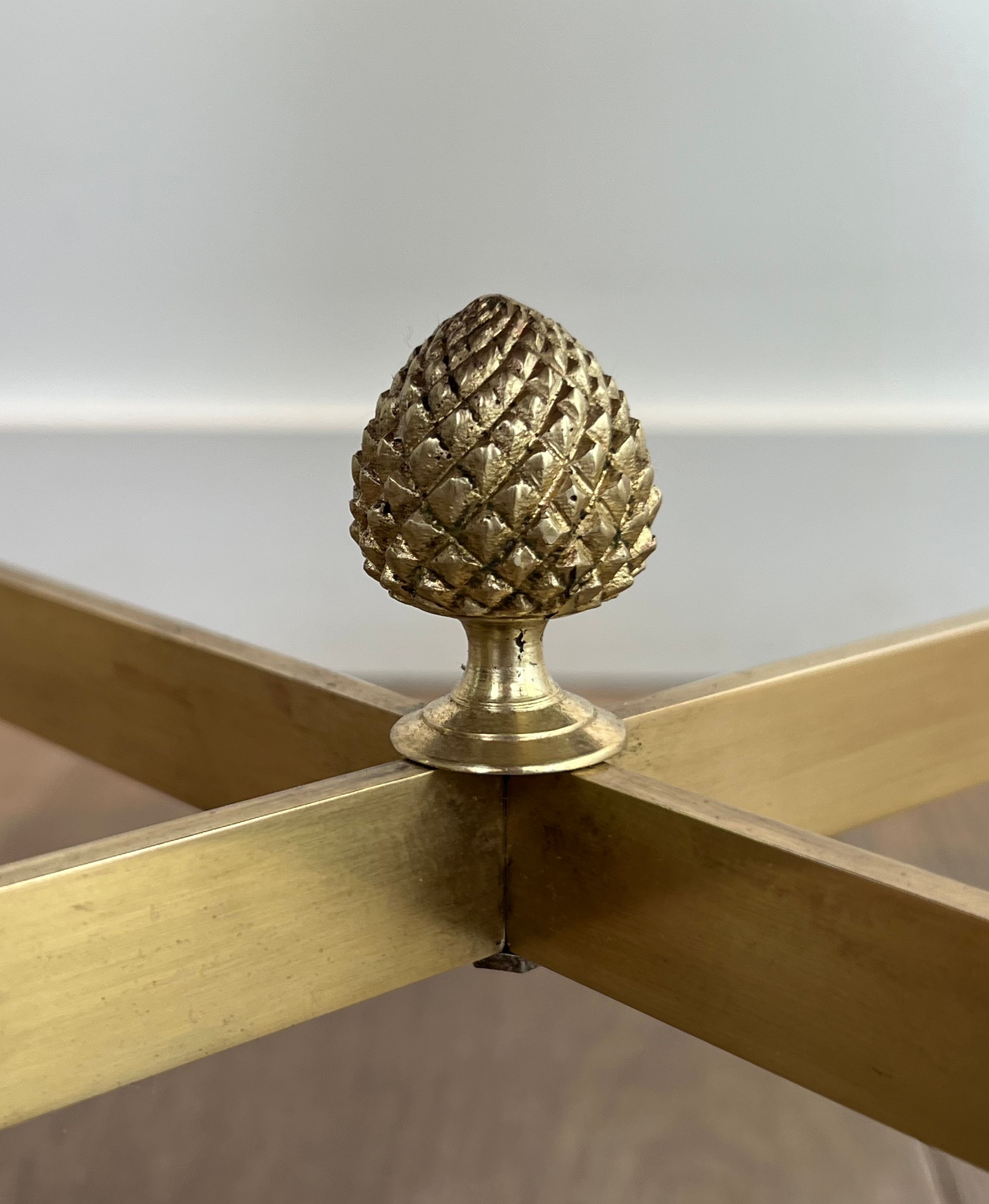 Neoclassical style round coffee table in brass with a white Carrara marble top from Jansen