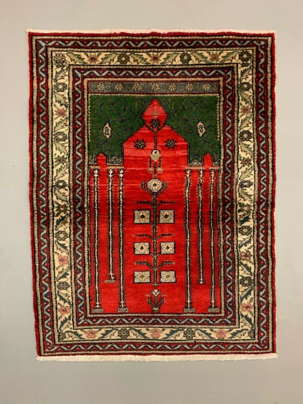 Distressed Turkish Rug 117x88 cm Vintage Shabby, Wool Tribal Red, Green Small