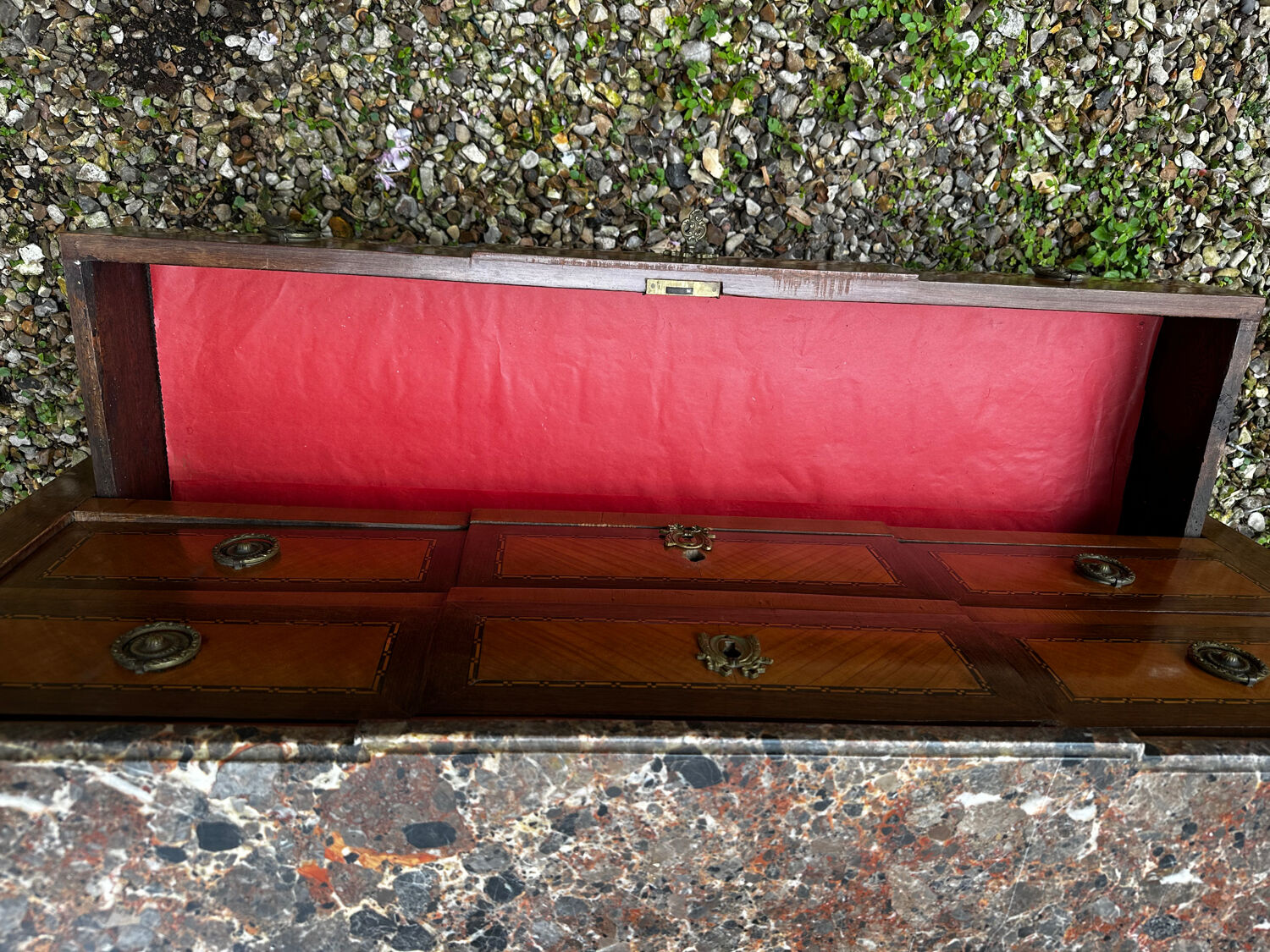 Transitional Louis XV - Louis XVI commode from the 19th century.