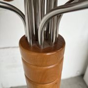 Lampadaire en orme motifs « fleurs », années 70