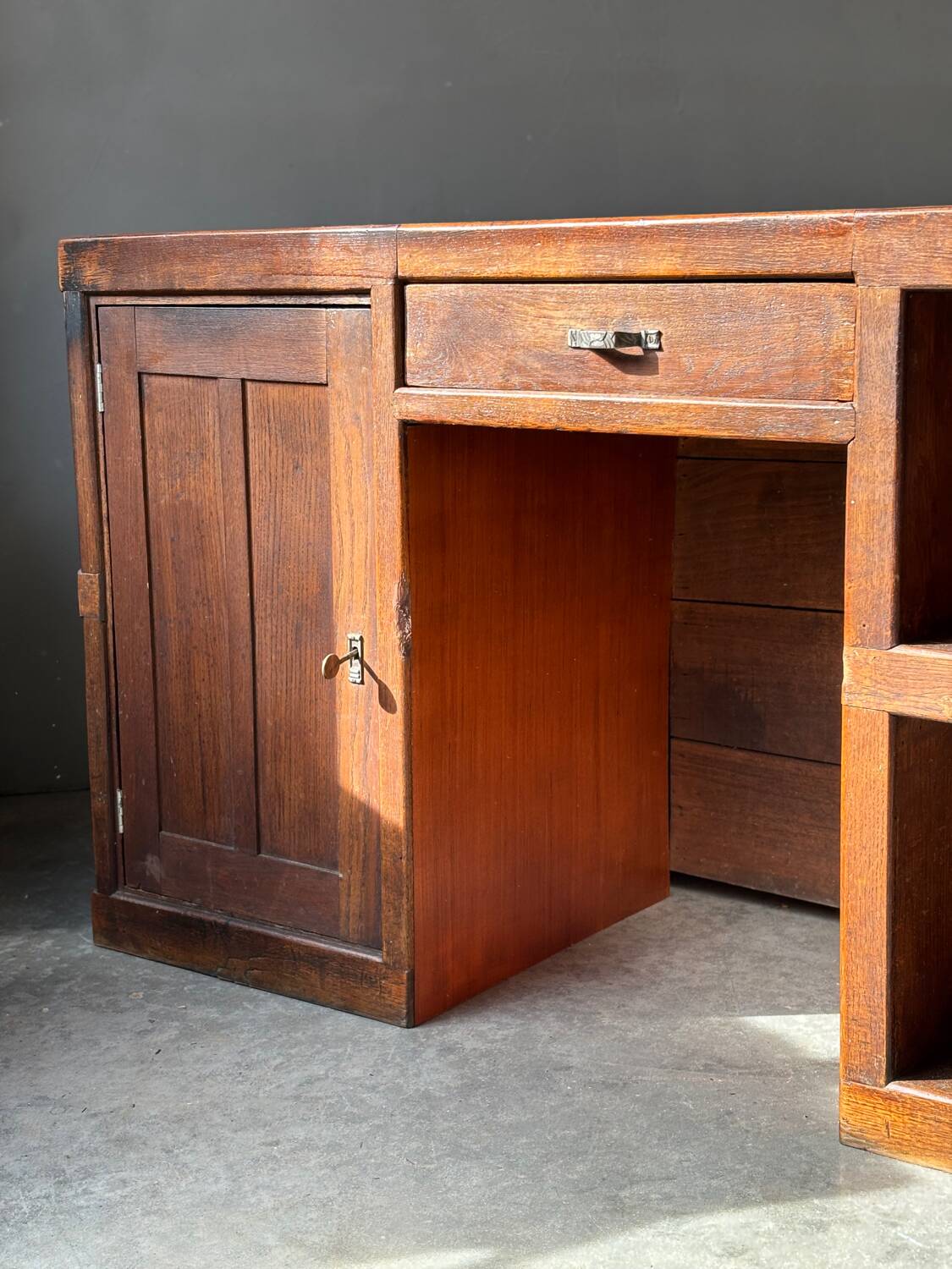 Period counter / Art Deco desk