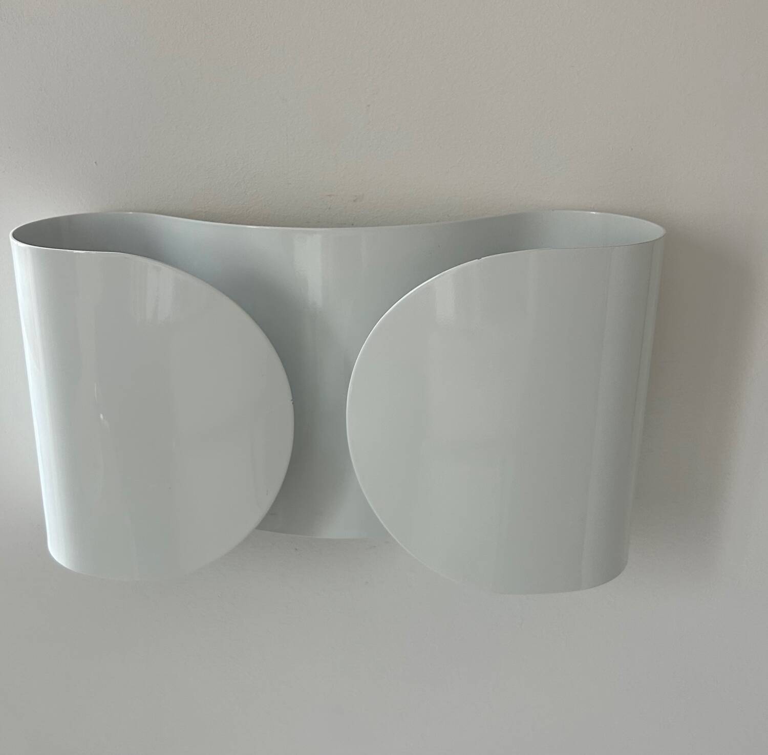 Pair of vintage Foglio wall lamps, white, Tobia Scarpa for Flos Italy