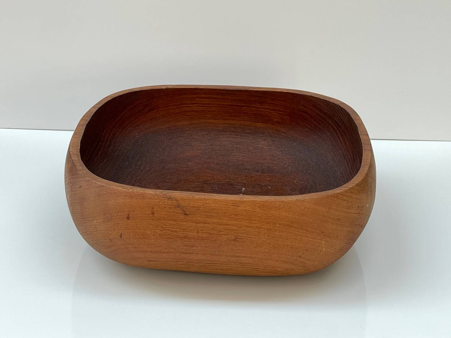 Large vintage teak salad bowl or centrepiece, 1960s design.