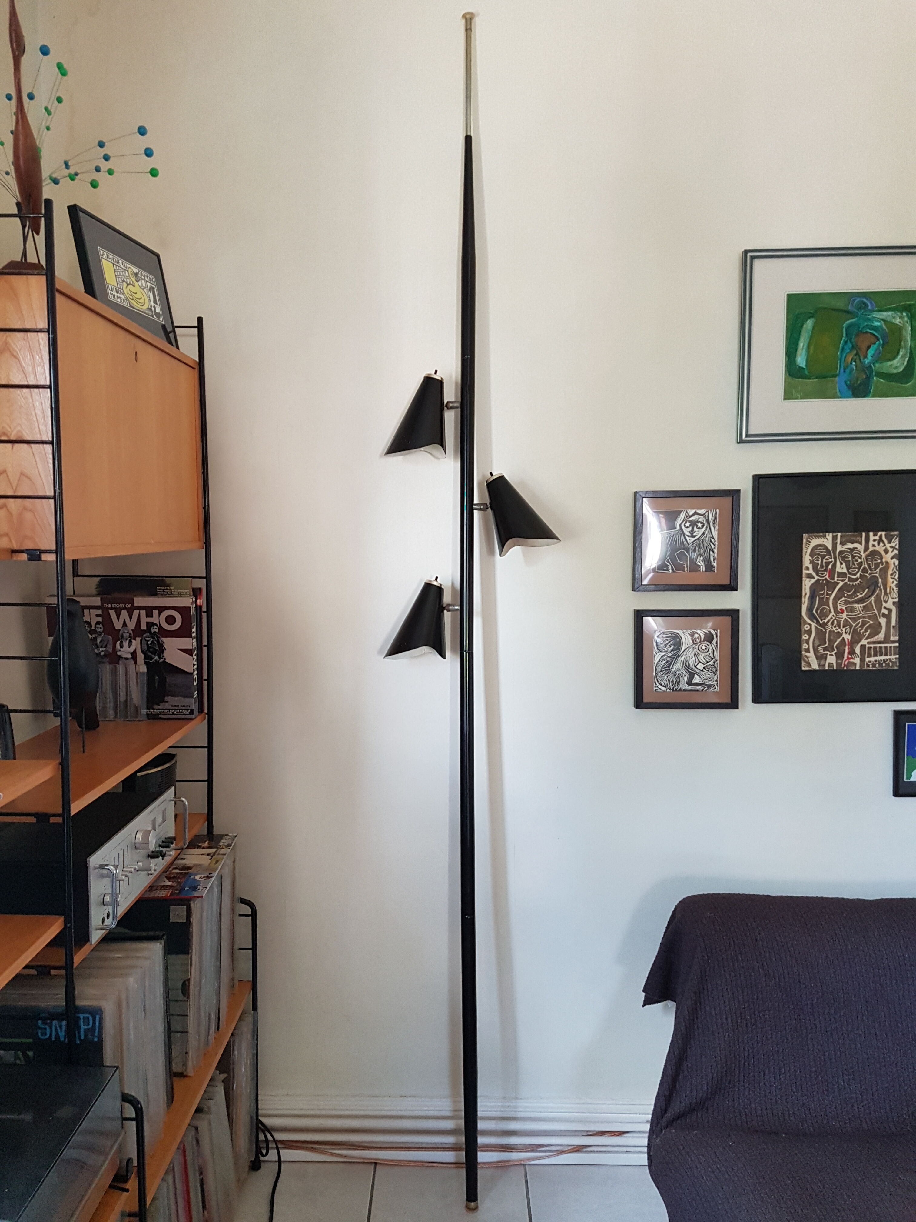 Floor lamp "tension pole lamp" American of the 1950s