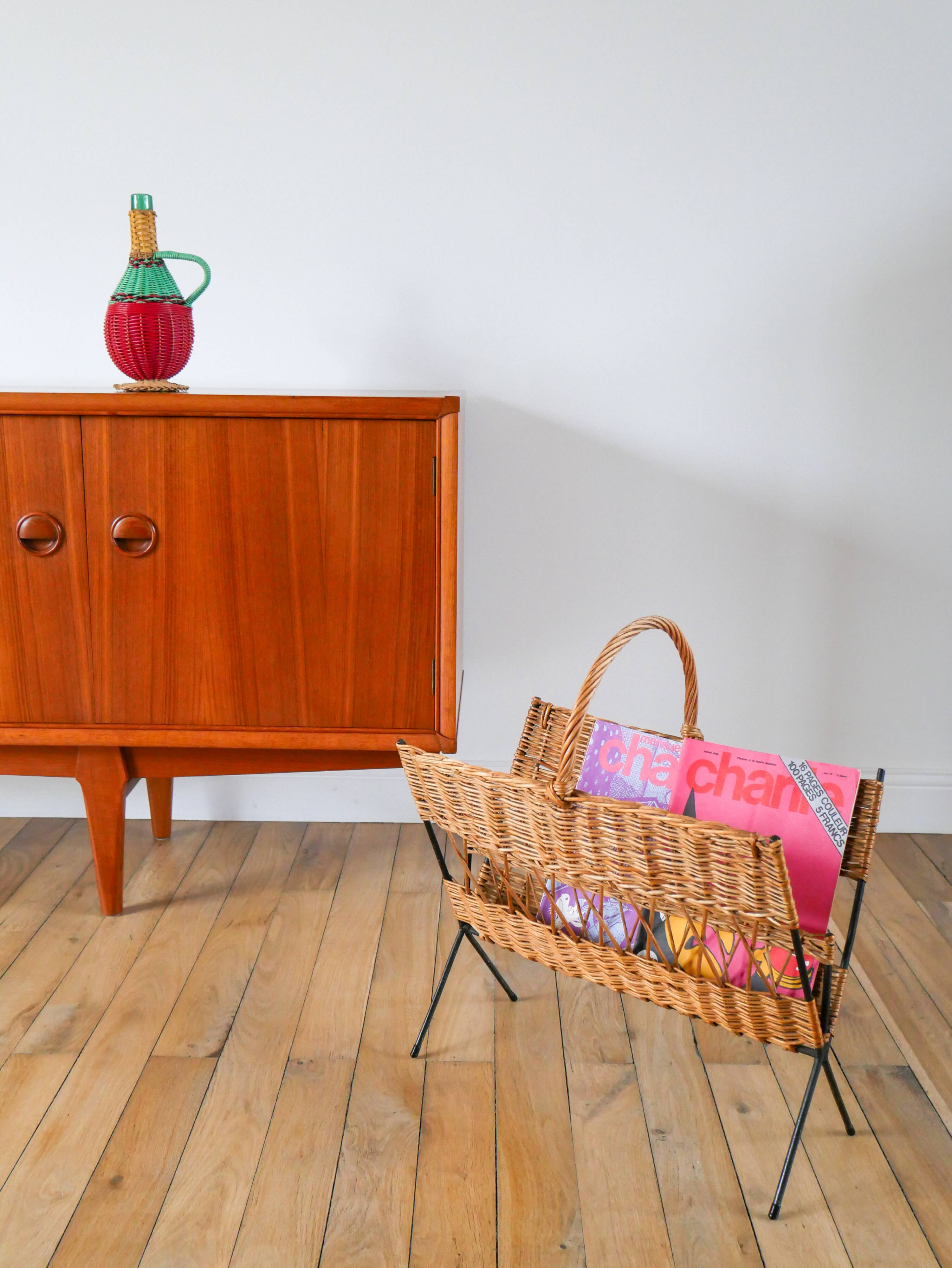 Modernist rattan and metal magazine rack 1970