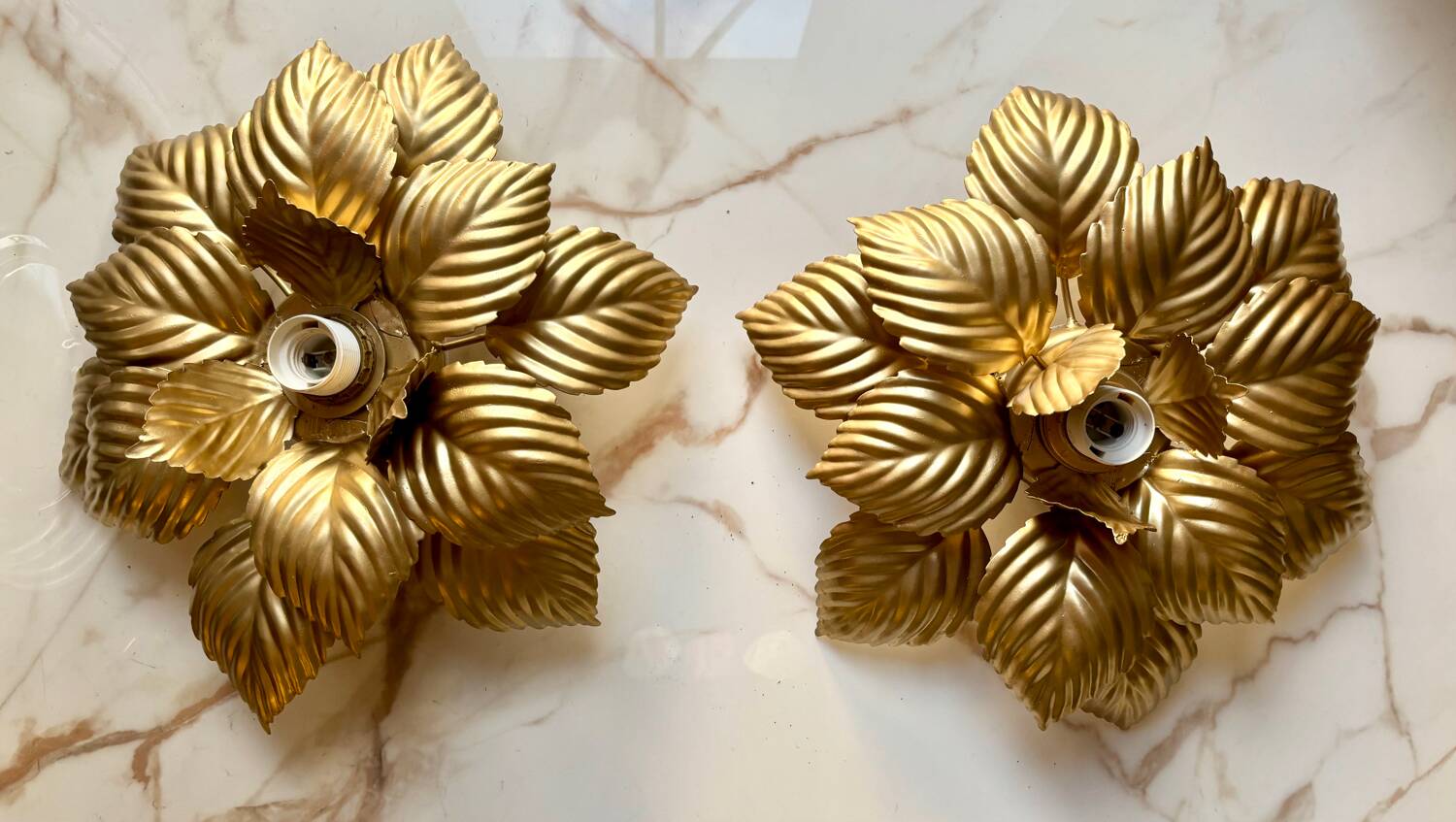 Paire d’appliques fleur dorées