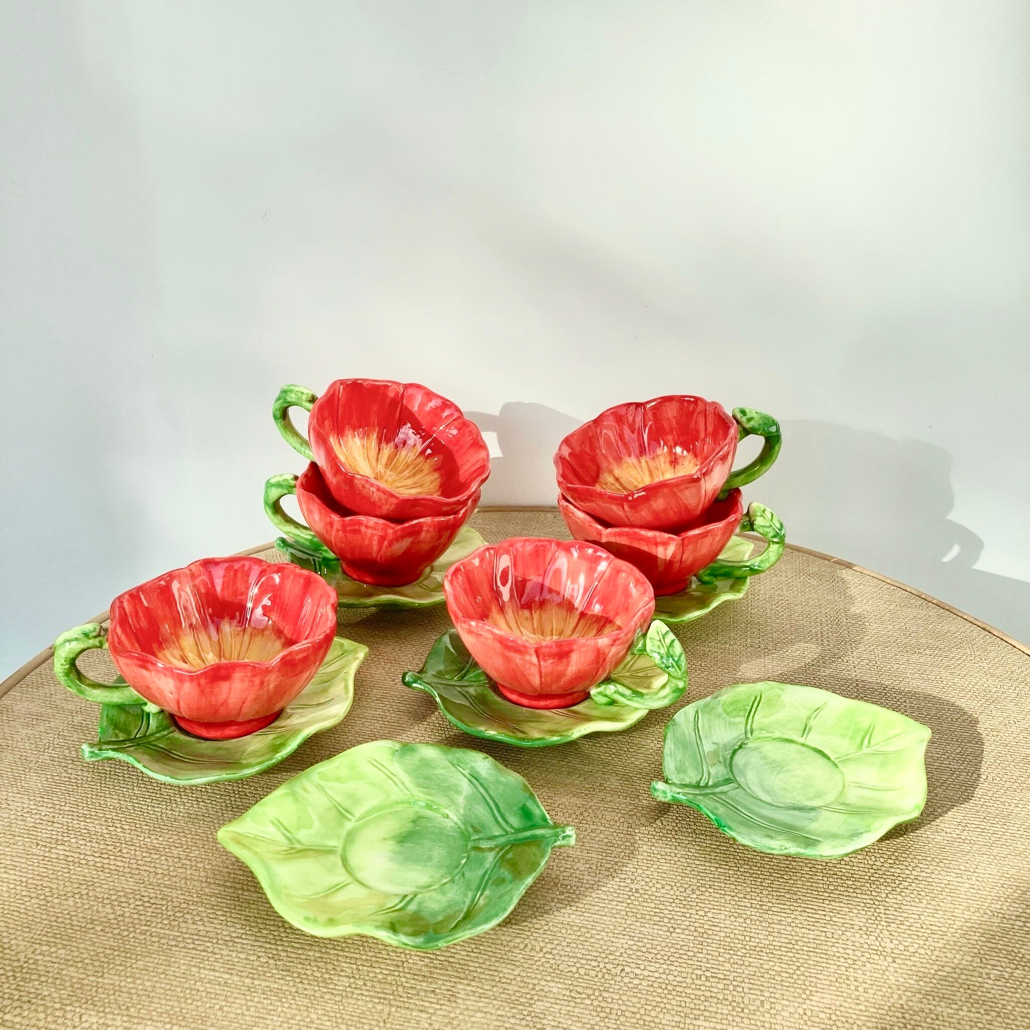 Coffee cups flowers slurry