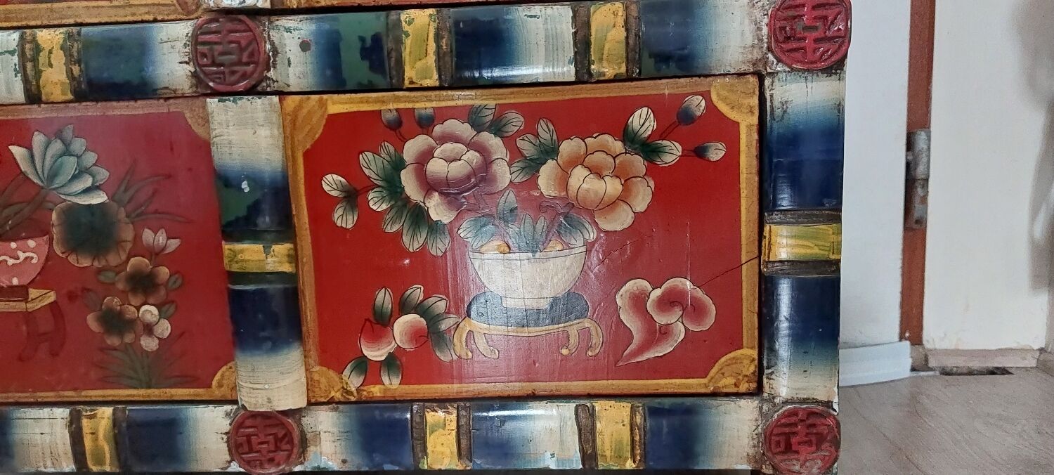 Cabinet tibétain