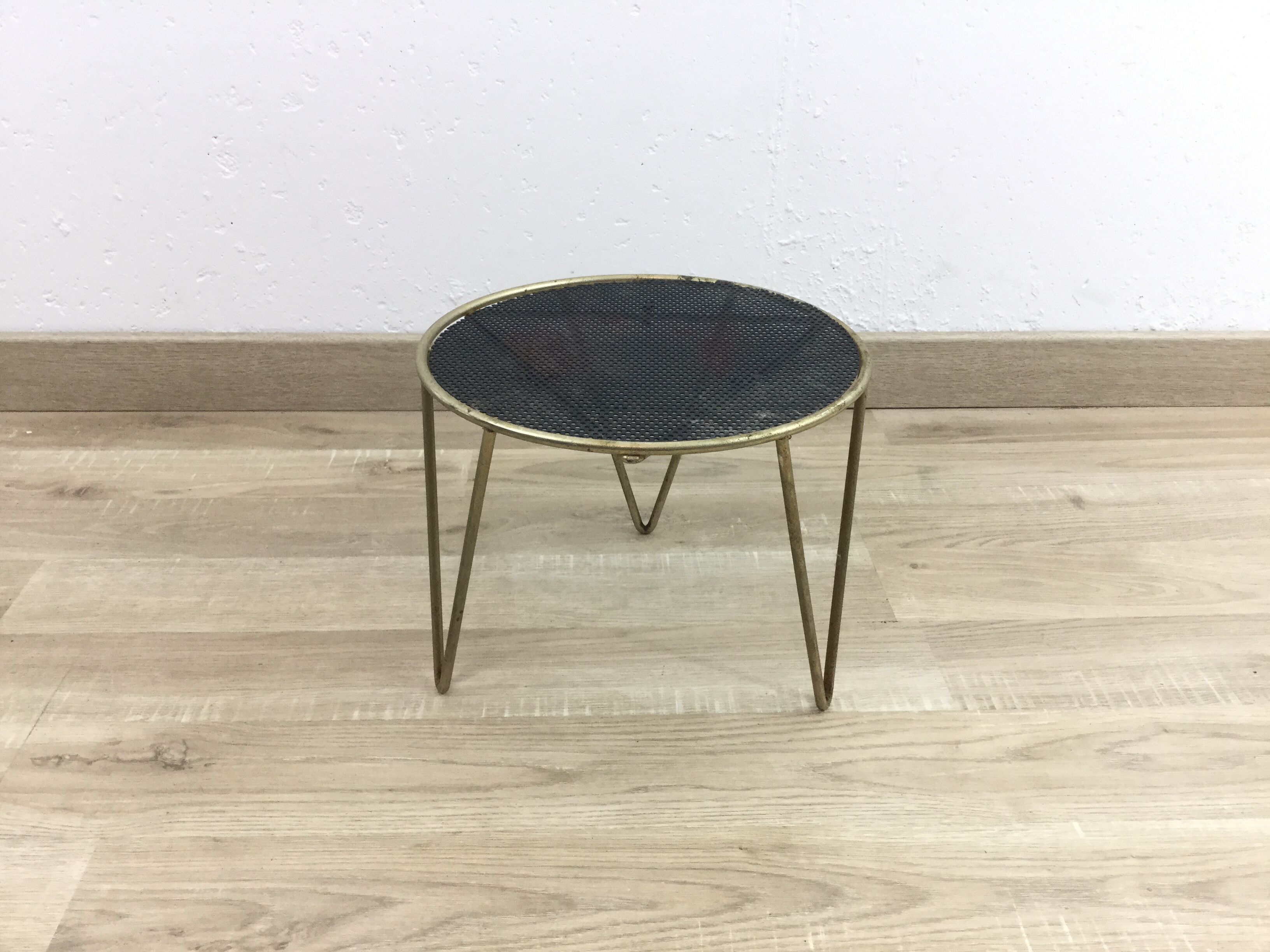 Perforated door-plant stool