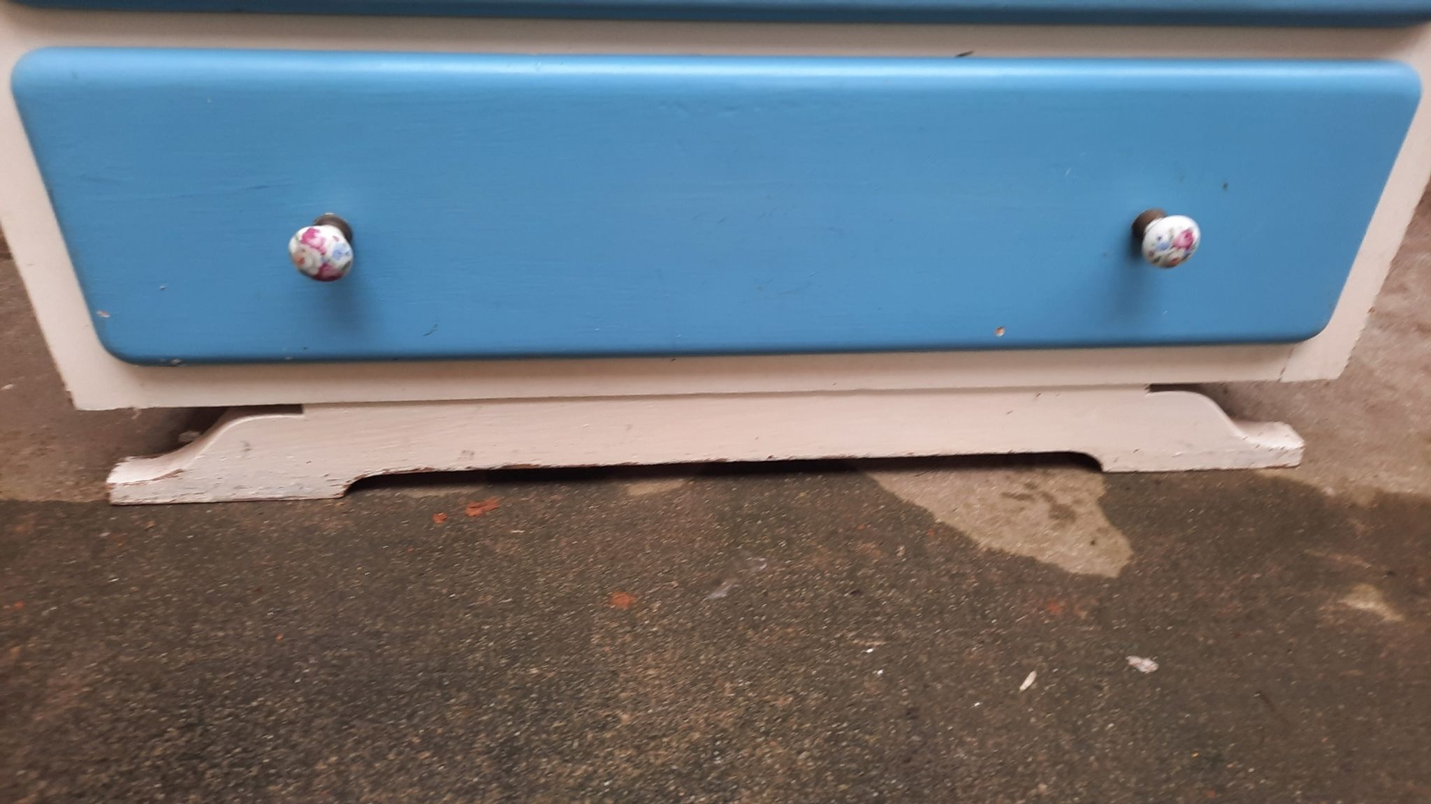 Vintage chest of drawers