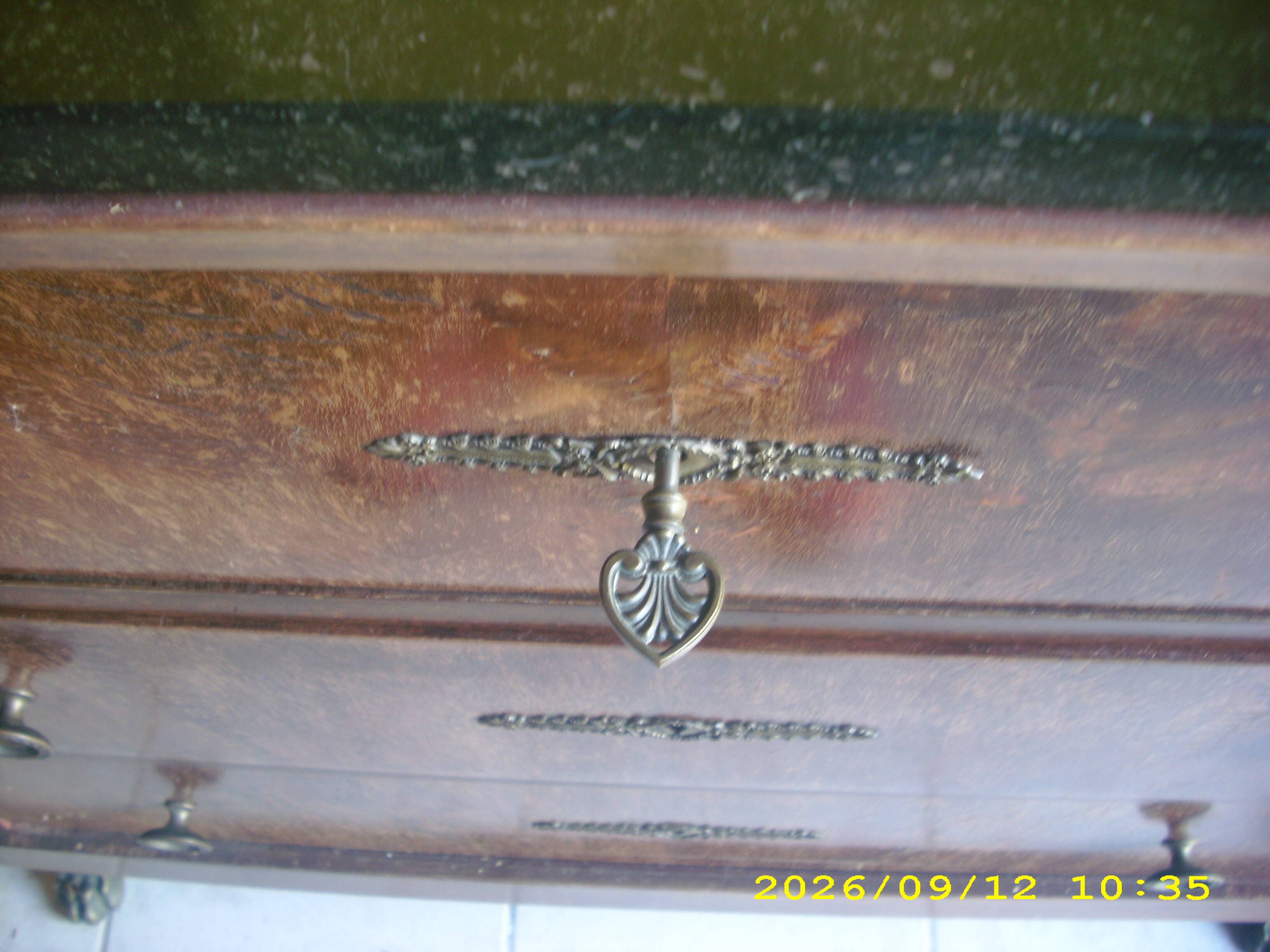 Commode style Empire
