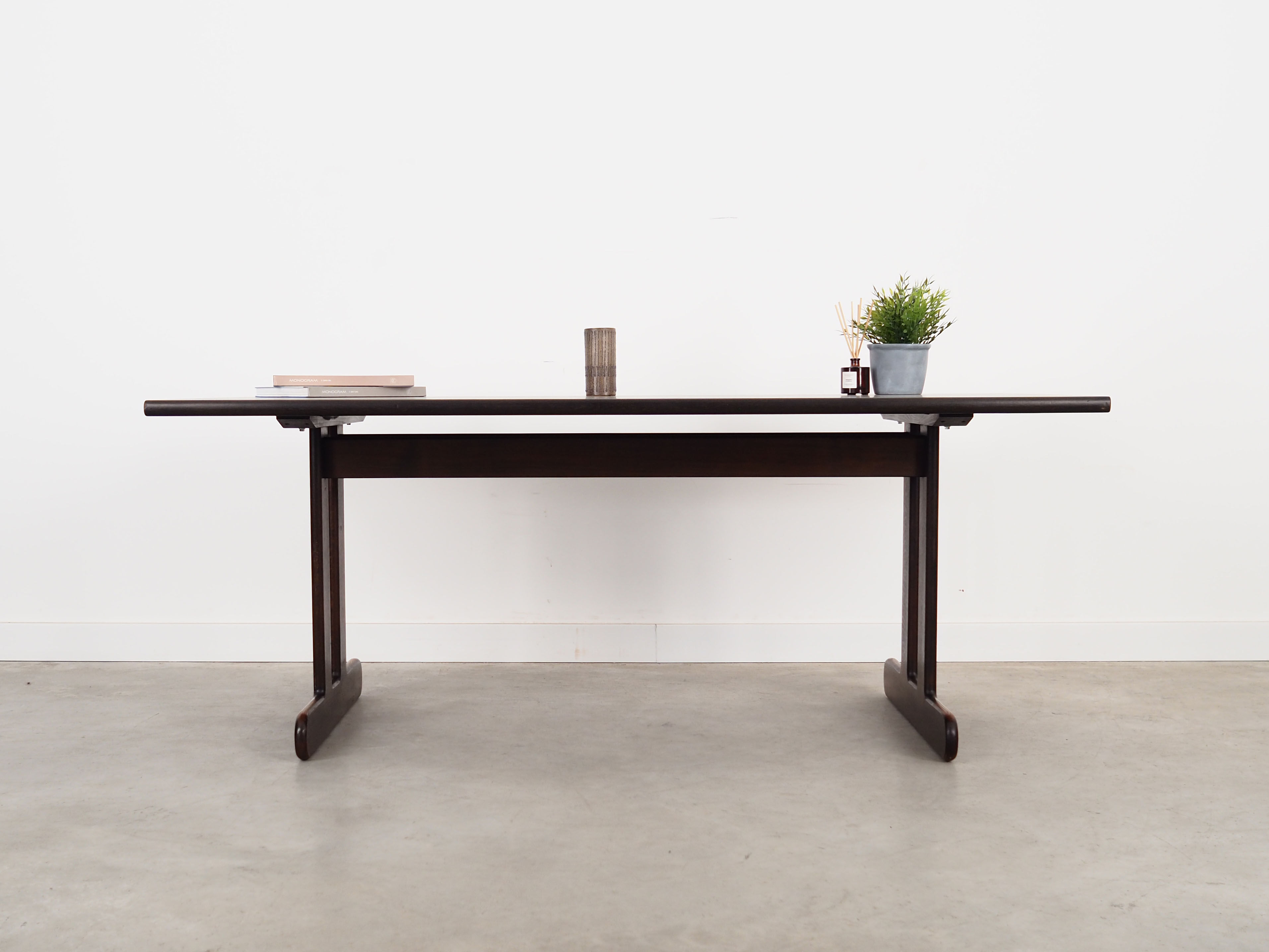 Oak table, Danish design, 1970s, production: Denmark