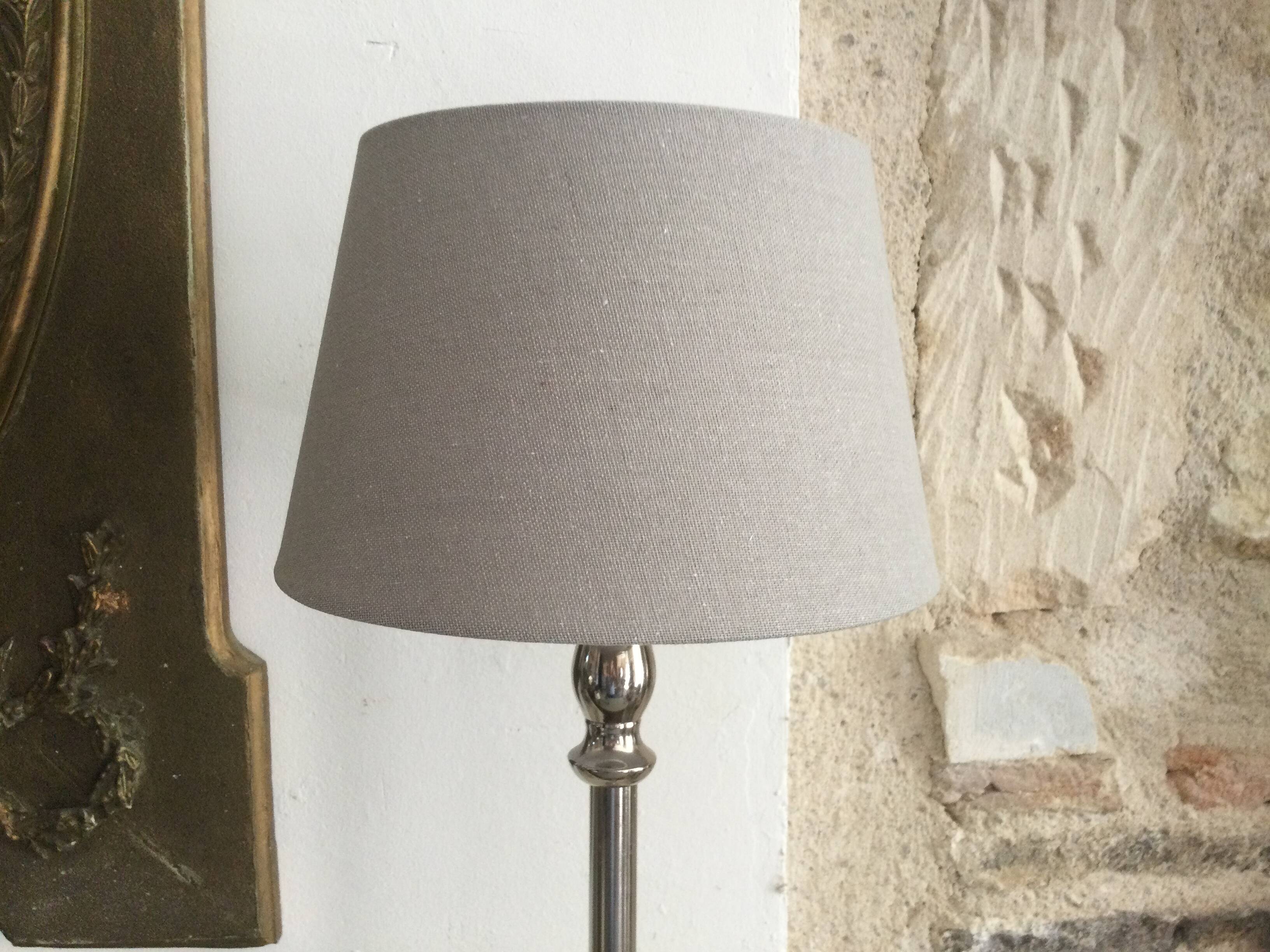 Metal lamp with lampshade