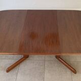 Table extensible danoise ovale en teck, années 60