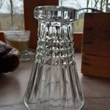 Petit vase en verre taillé