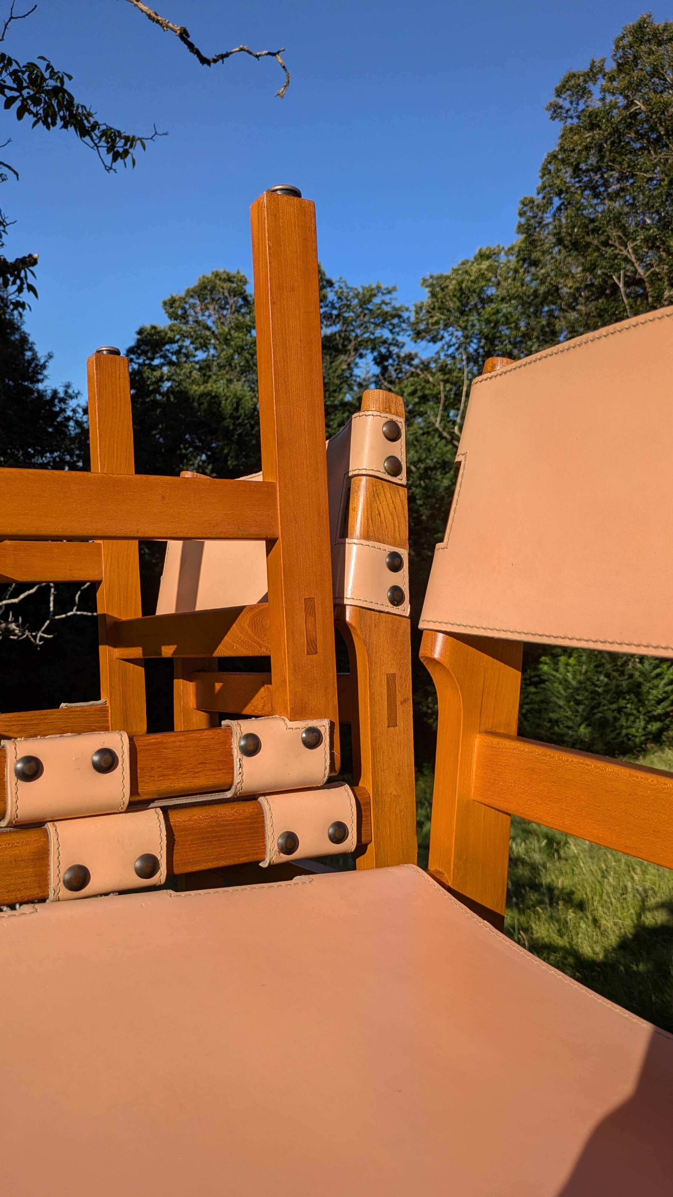 4 solid elm chairs Maison Regain, France 1970s