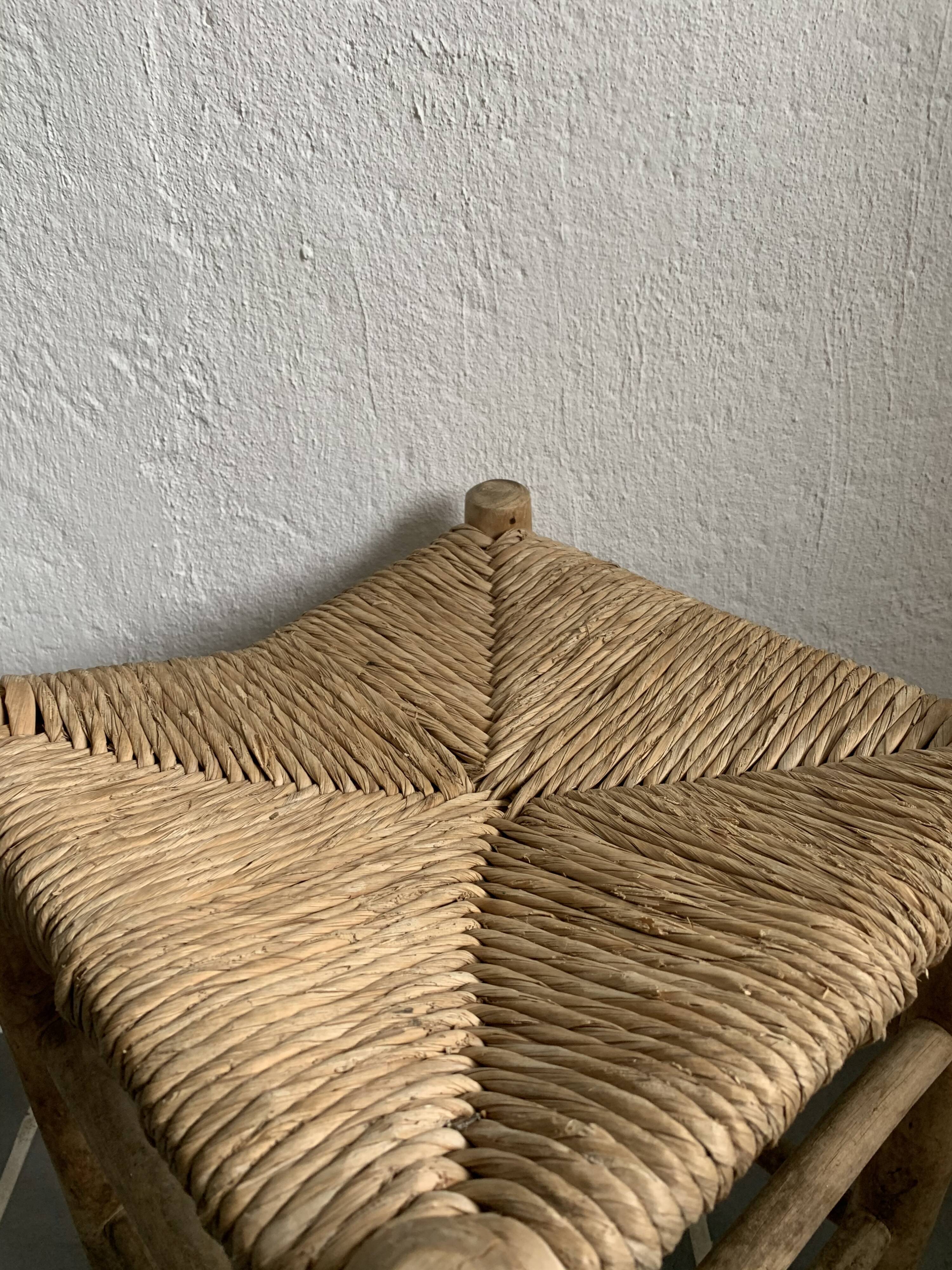 Old mulched farm tabouret