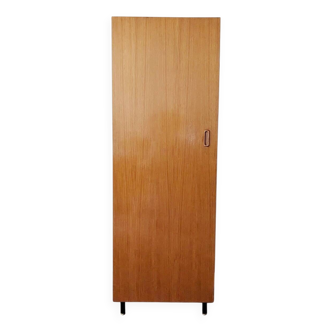 Armoire vintage