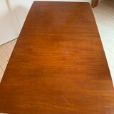Table scandinave