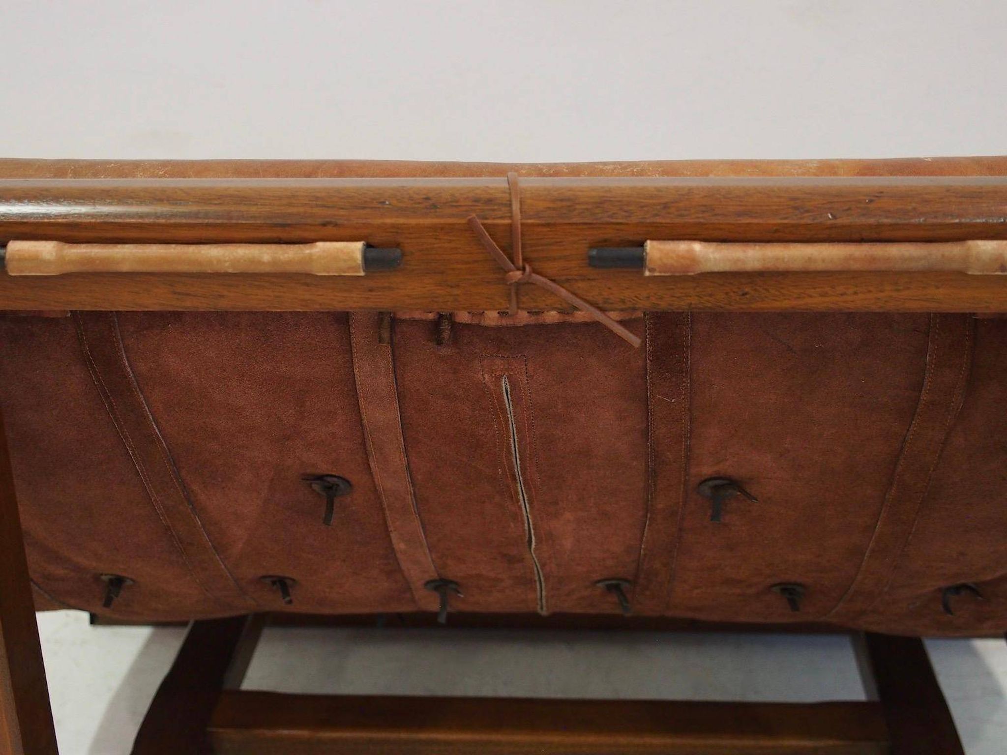 20th-century leather and Brazilian hardwood sofa, Brown