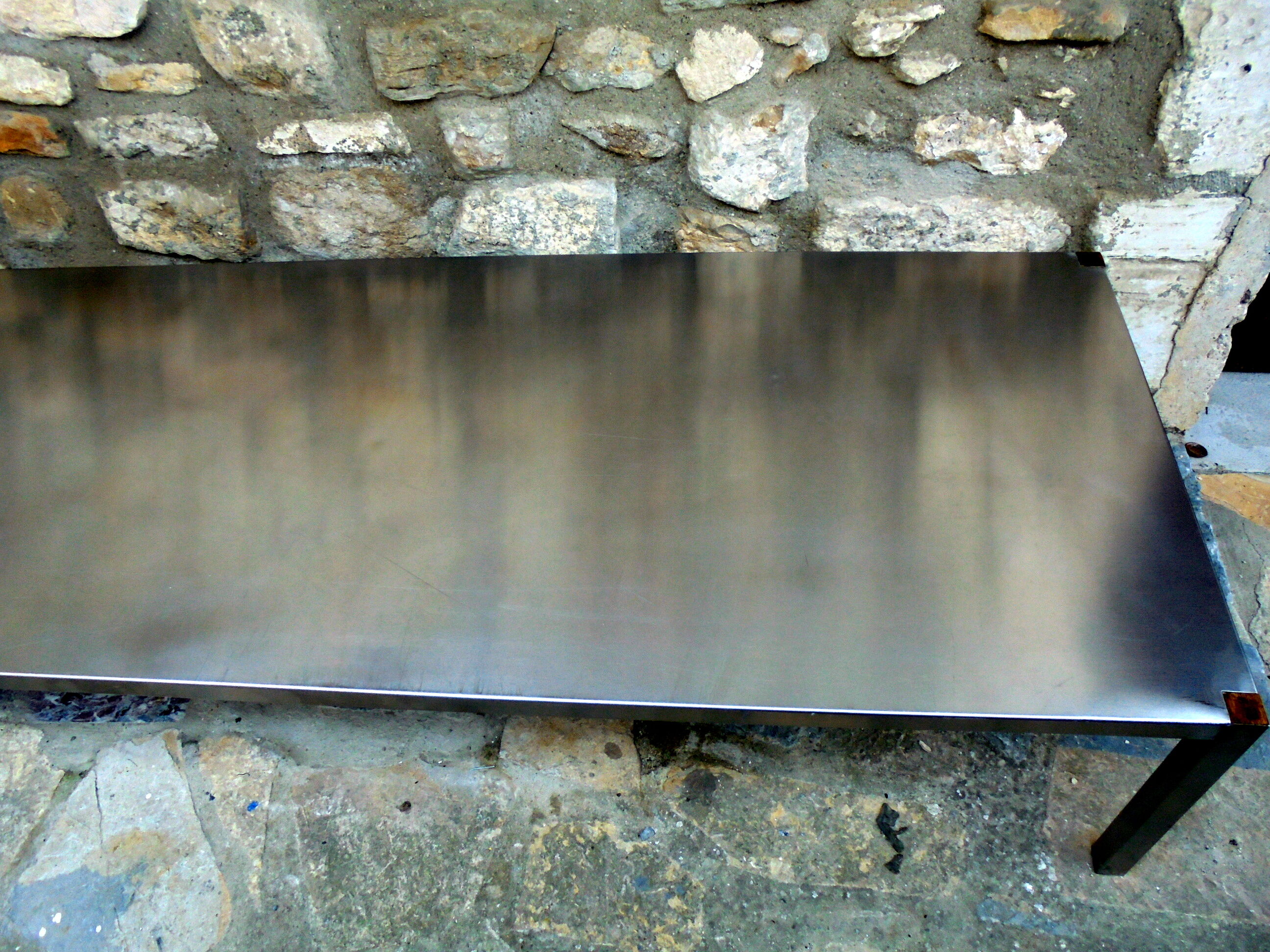 Table basse en inox industrielle