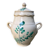 Ancient orza from Lucena, Córdoba, glazed Andalusian pottery with a veined decoration.