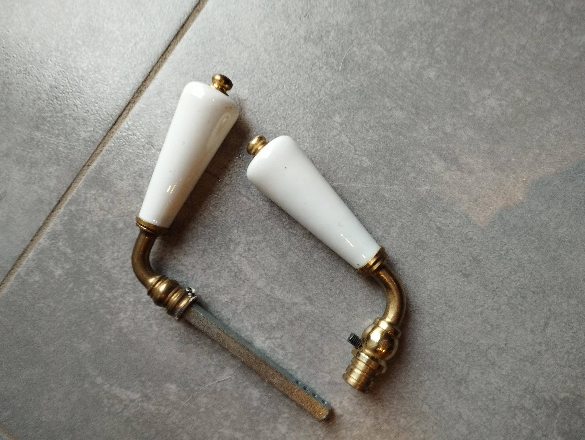 Paire de poignée de porte
