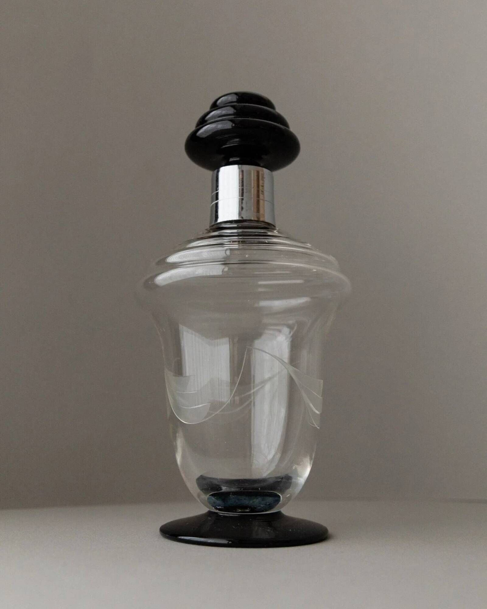 Transparent Murano glass decanter with black stopper and silver neck collar, Art Deco, 1930s Italy